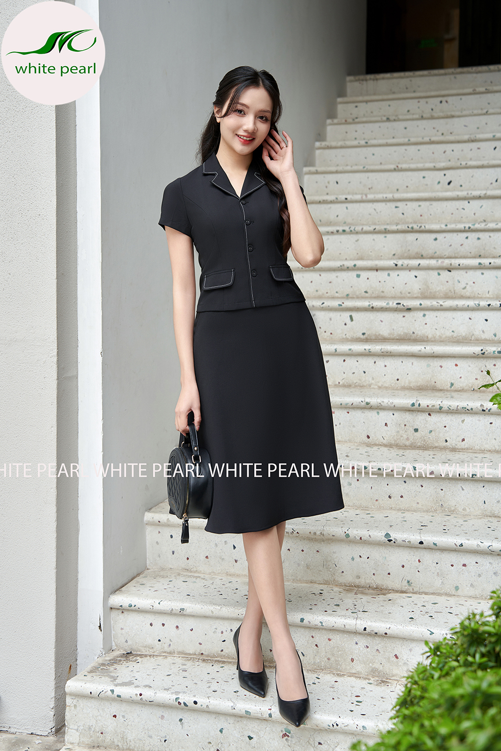 Áo ký giả cổ K đột chỉ kèm chân váy xòe thời trang công sở cao cấp White Pearl AK2401_thumbnail_0