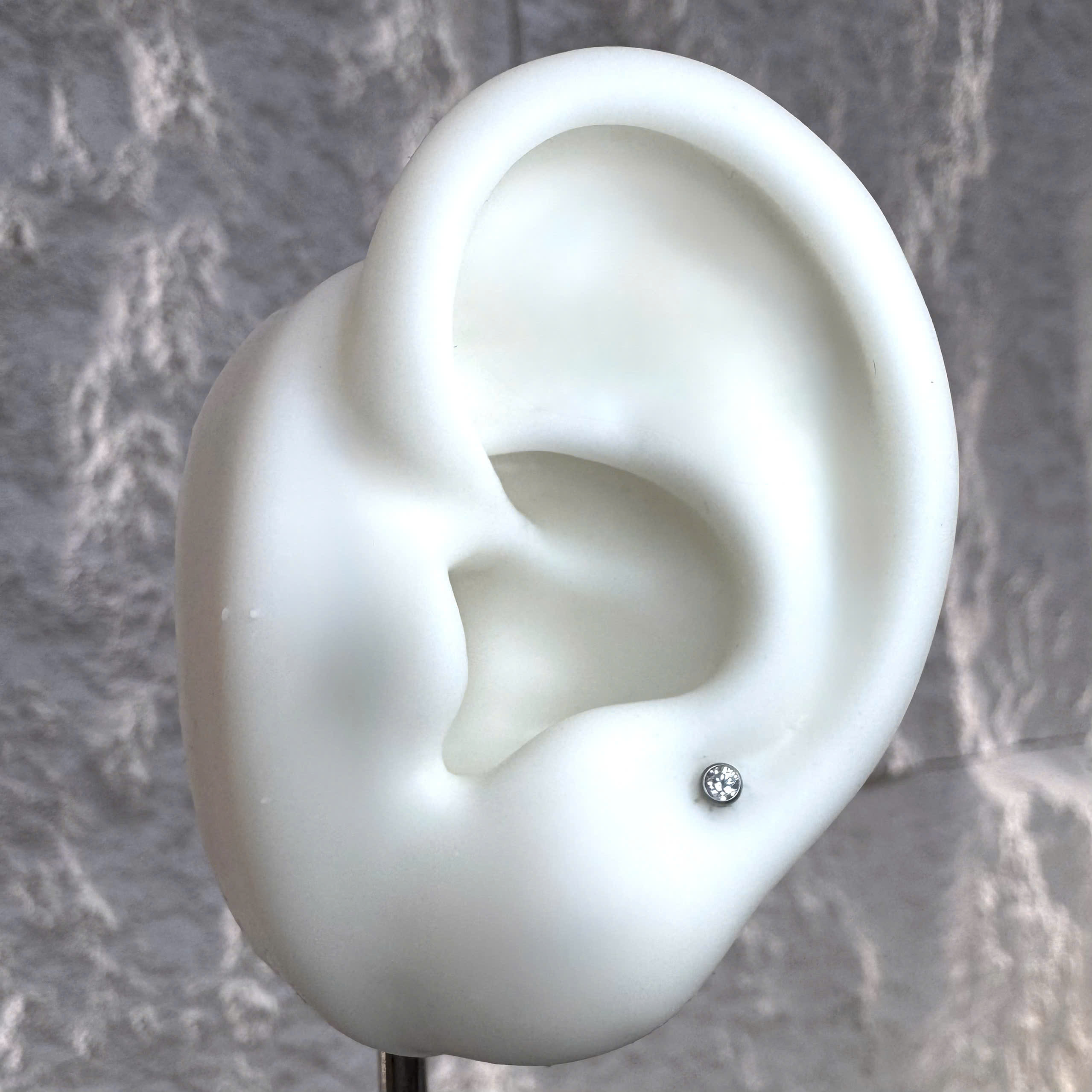 khuyên kiểu titan kim cương đít dẹt dán size 2.5_thumbnail_3