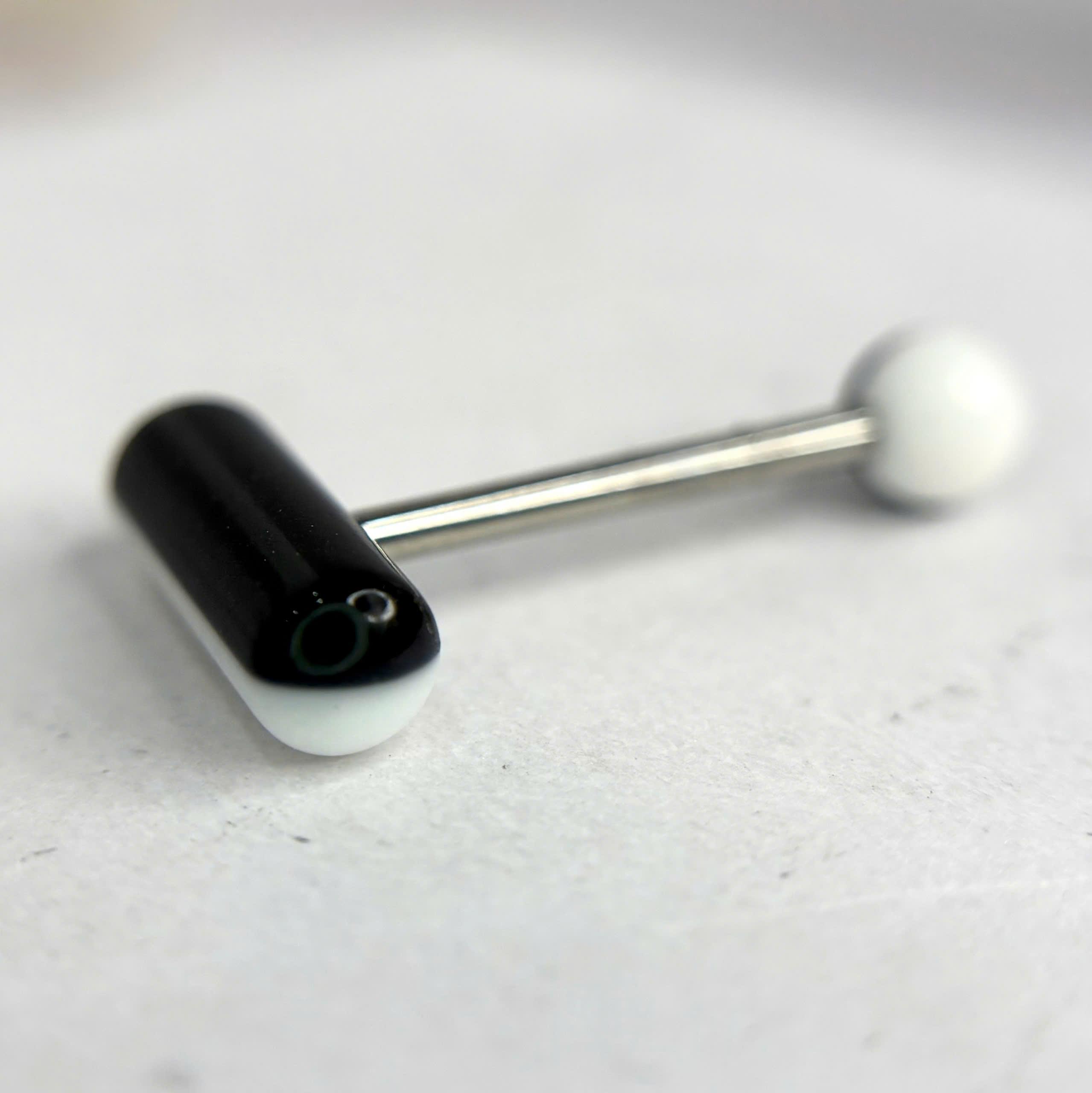 lưỡi trắng đen