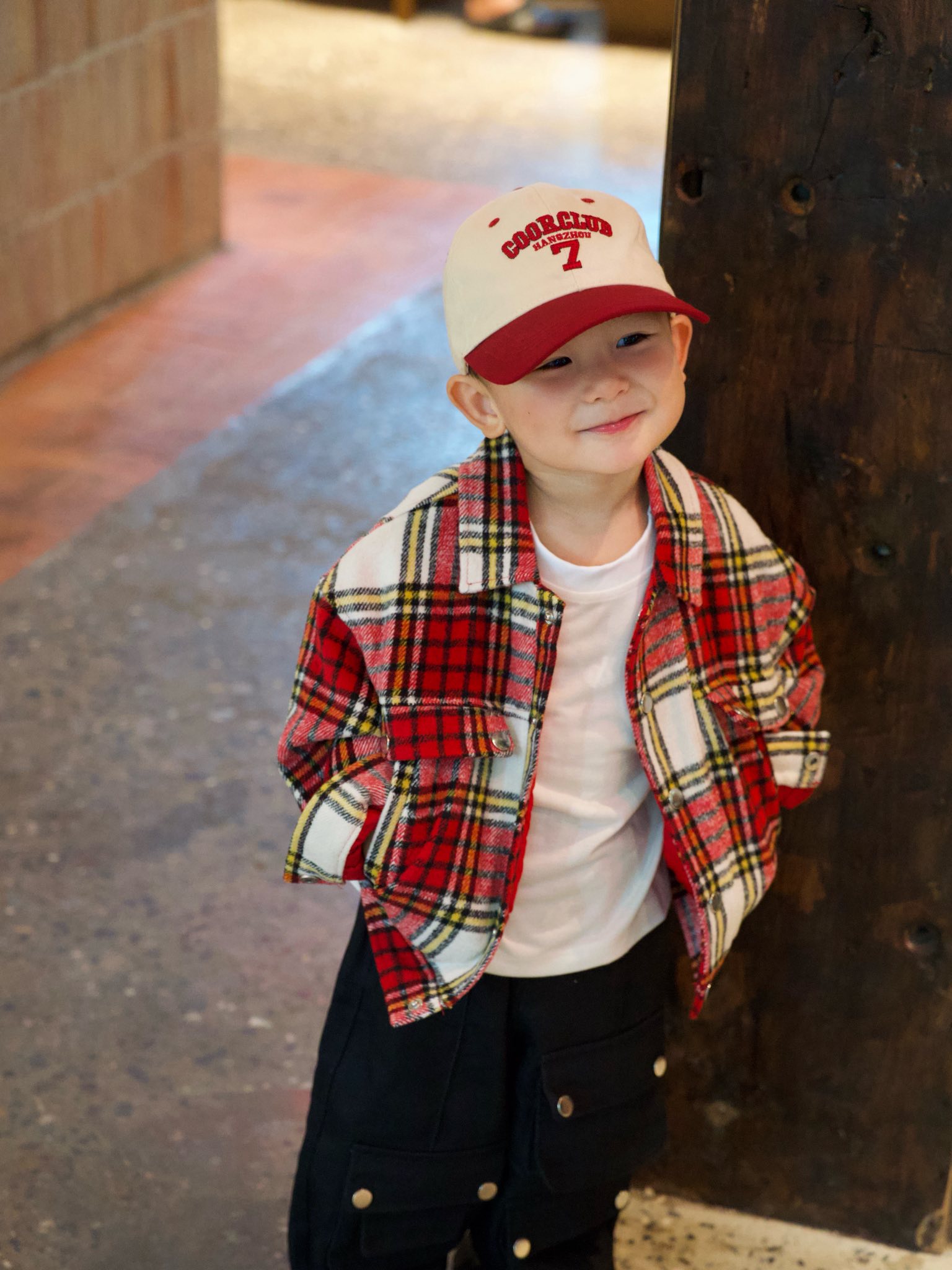 Áo khoác kẻ đỏ lót trần bông