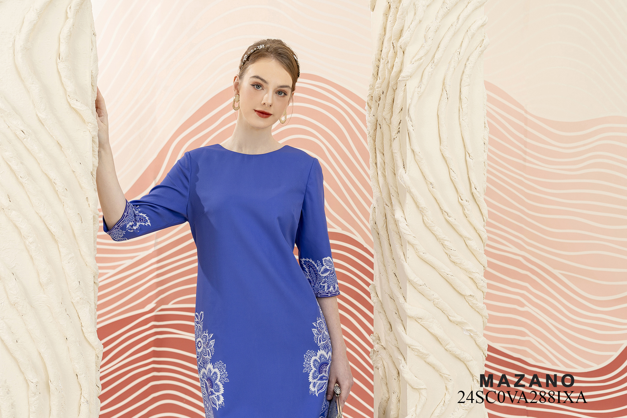 Váy Đầm suông Vải thô chun Hoạ tiết Thổ cẩm cách điệu Cổ tròn Tay lỡ Dài qua gối_thumbnail_2