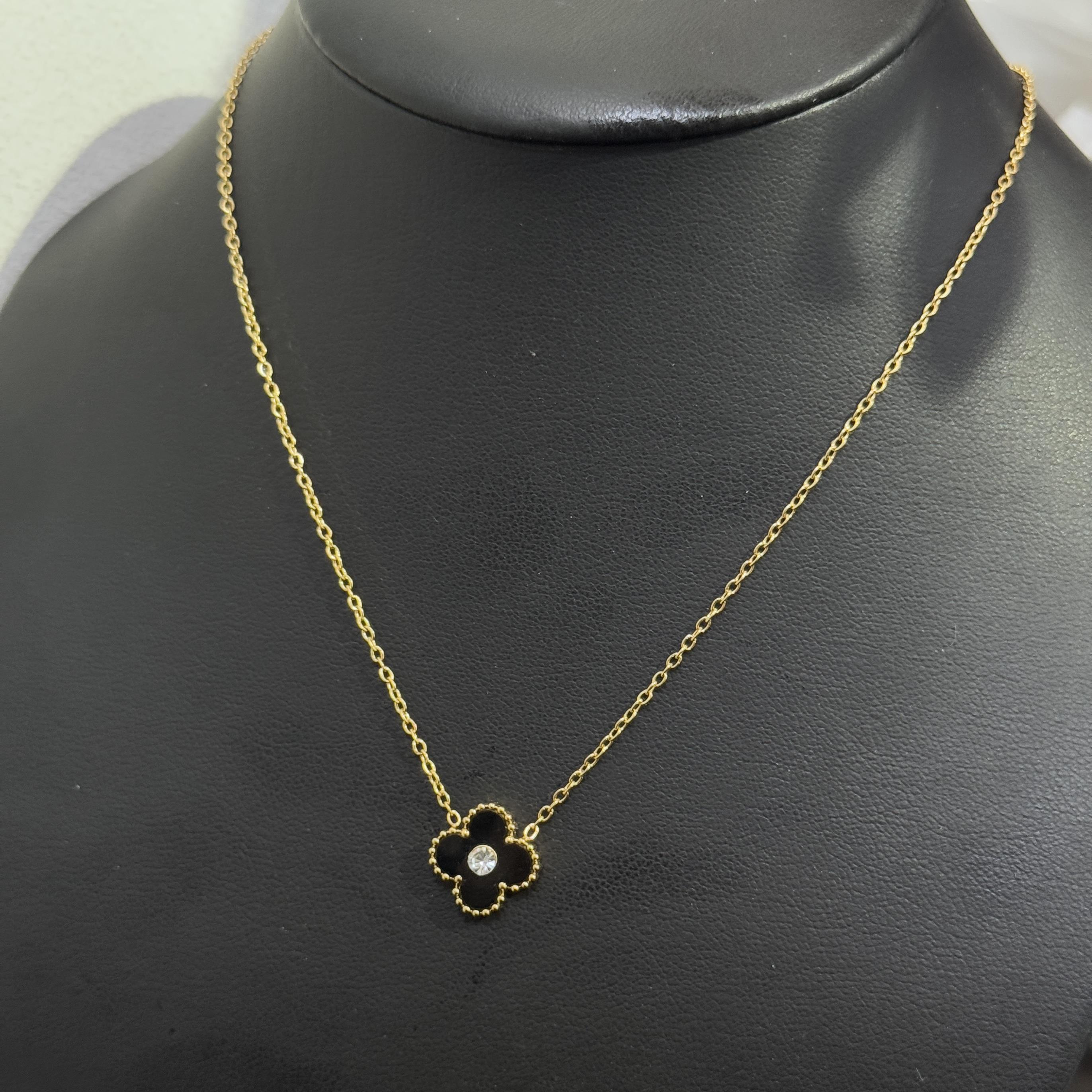 vòng cổ van cleef charm đen đính kim cương trắng to viền bi vàng_thumbnail_2