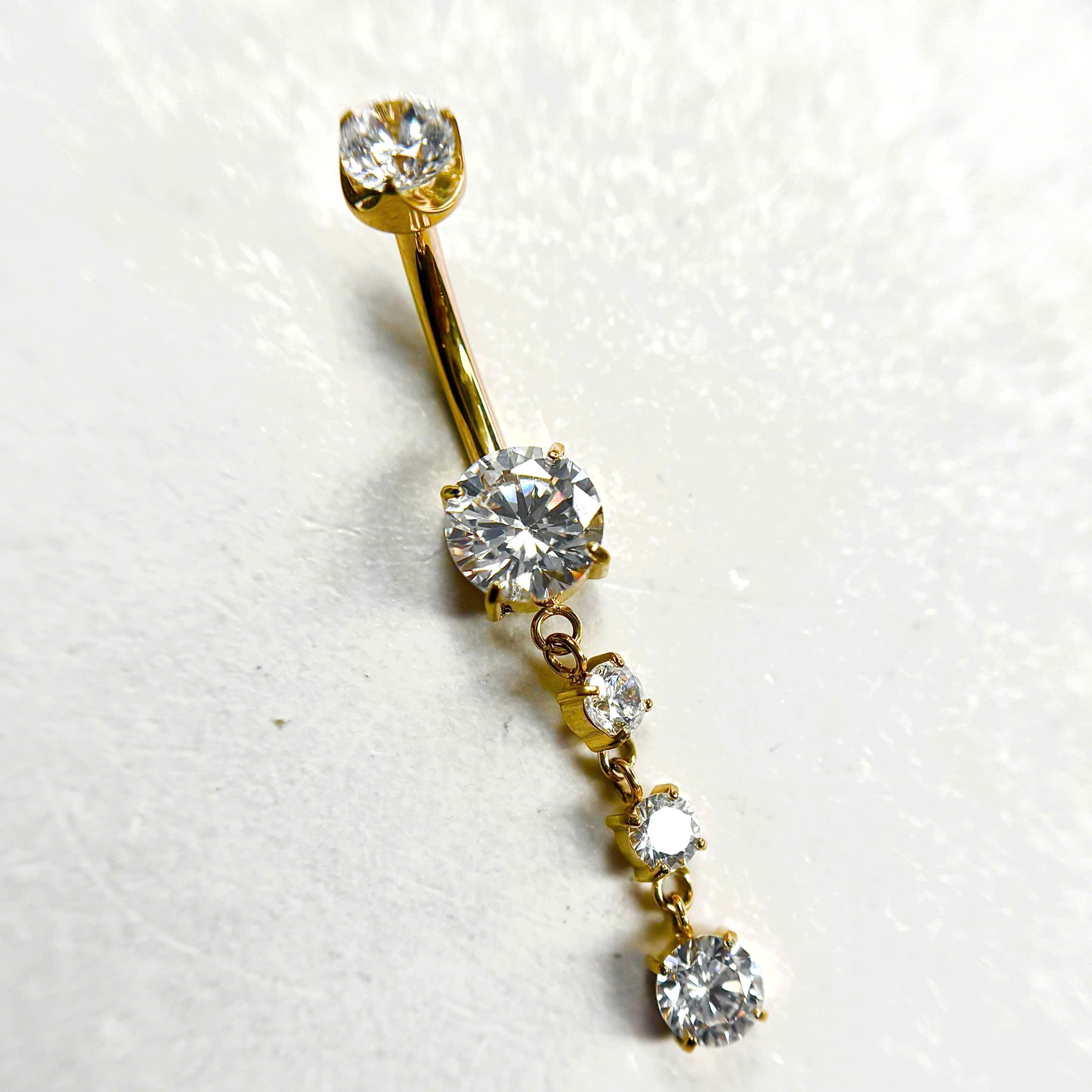 Rốn titan vàng 3 đá rơi