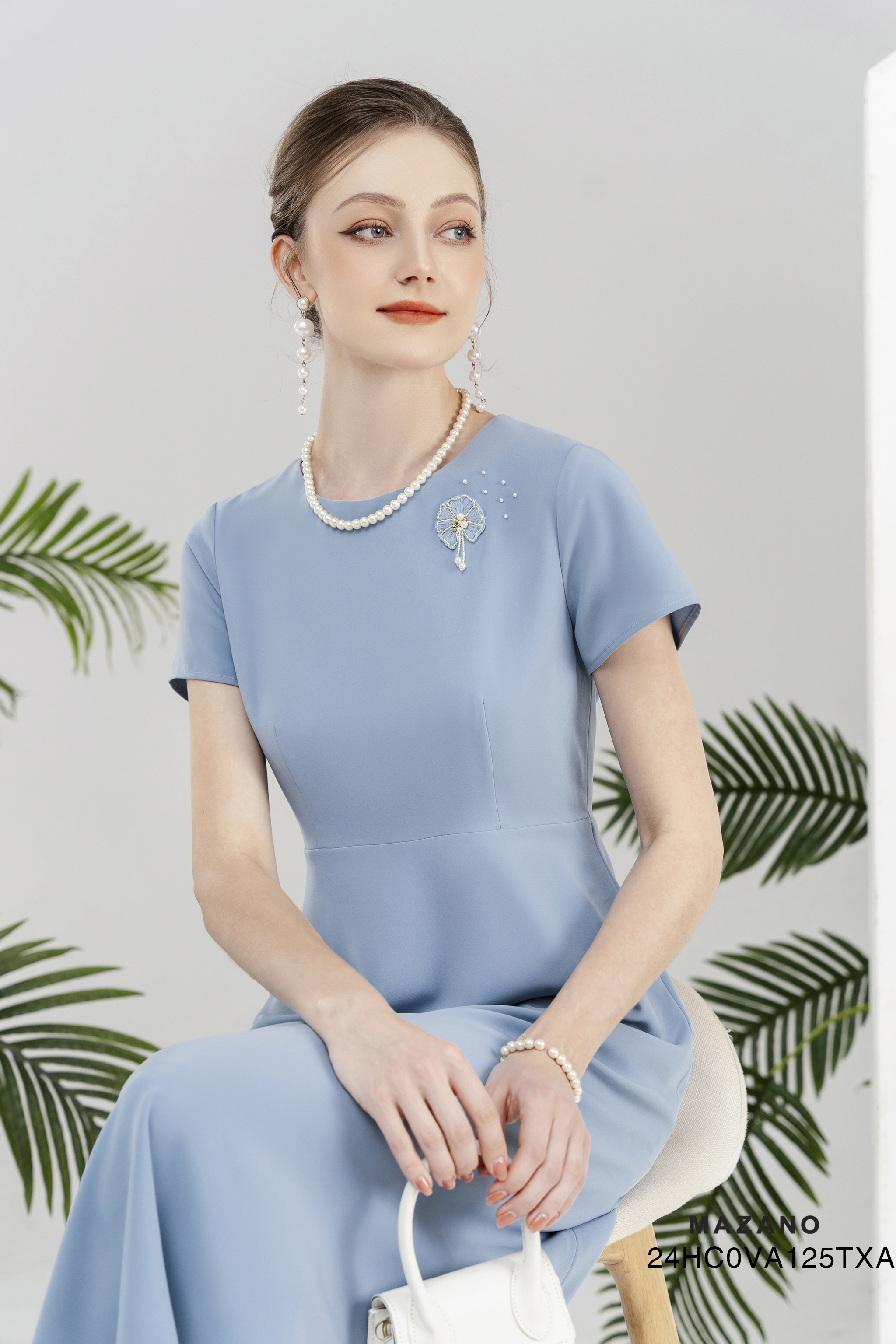 Váy Đầm thân ôm vừa Vải Thô lụa Đính trang trí ngực Cổ tròn Tay ngắn Dài đến ngang bắp chân_thumbnail_4