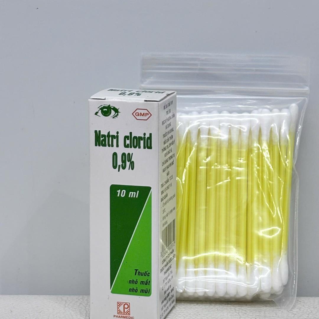 Nước muối sinh lí thường + tăm bông