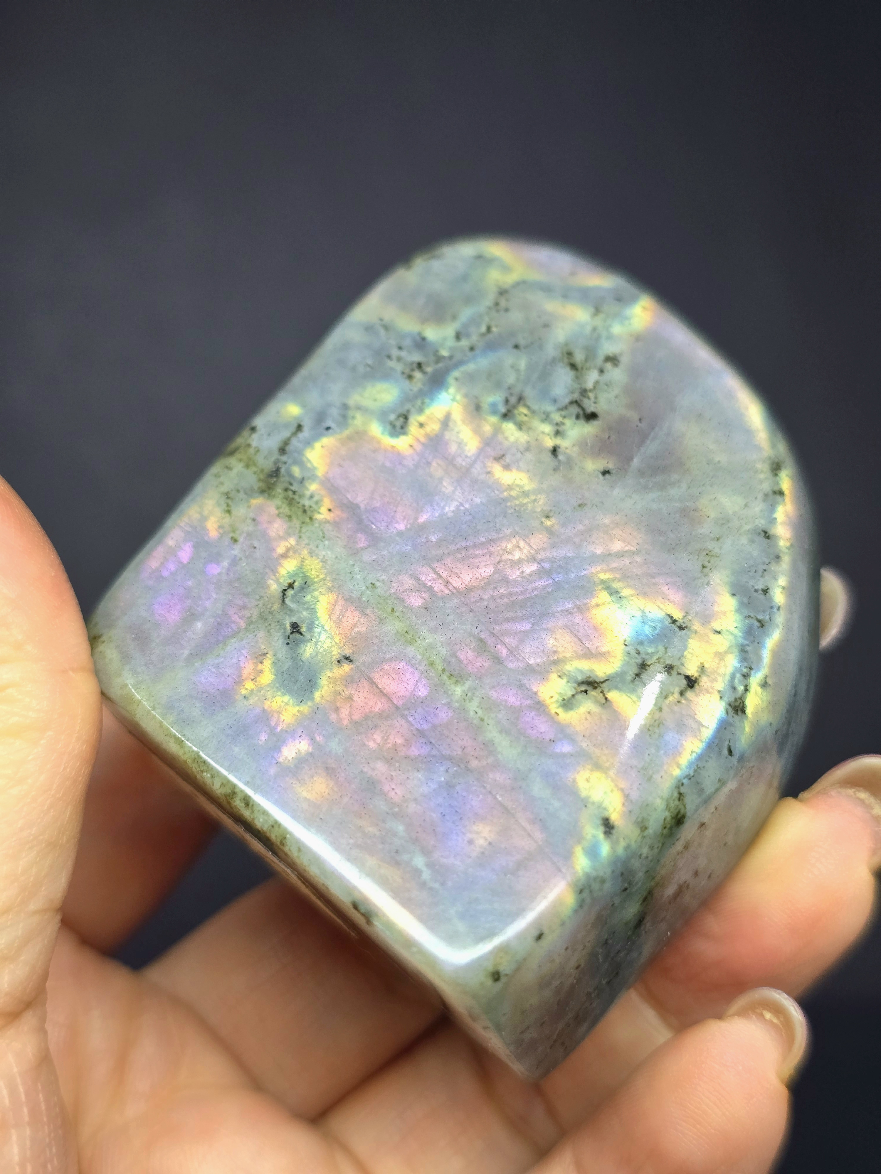Labradorite / Đá Xà Cừ / Hắc Nguyệt Quang Ánh Tím Xanh Sunset Dạng Freeform Để Bàn