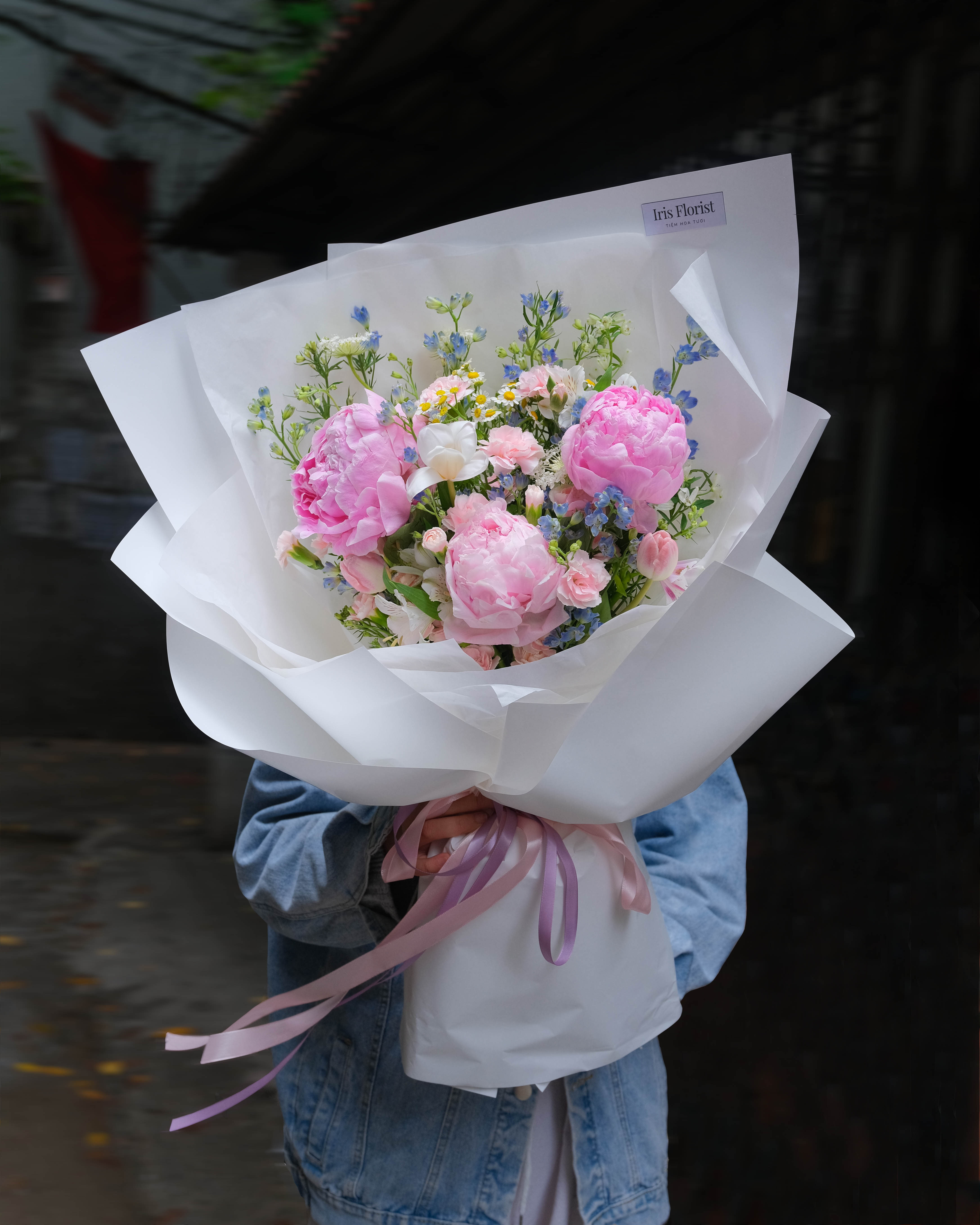 Bó hoa Peony mix tone trắng xanh