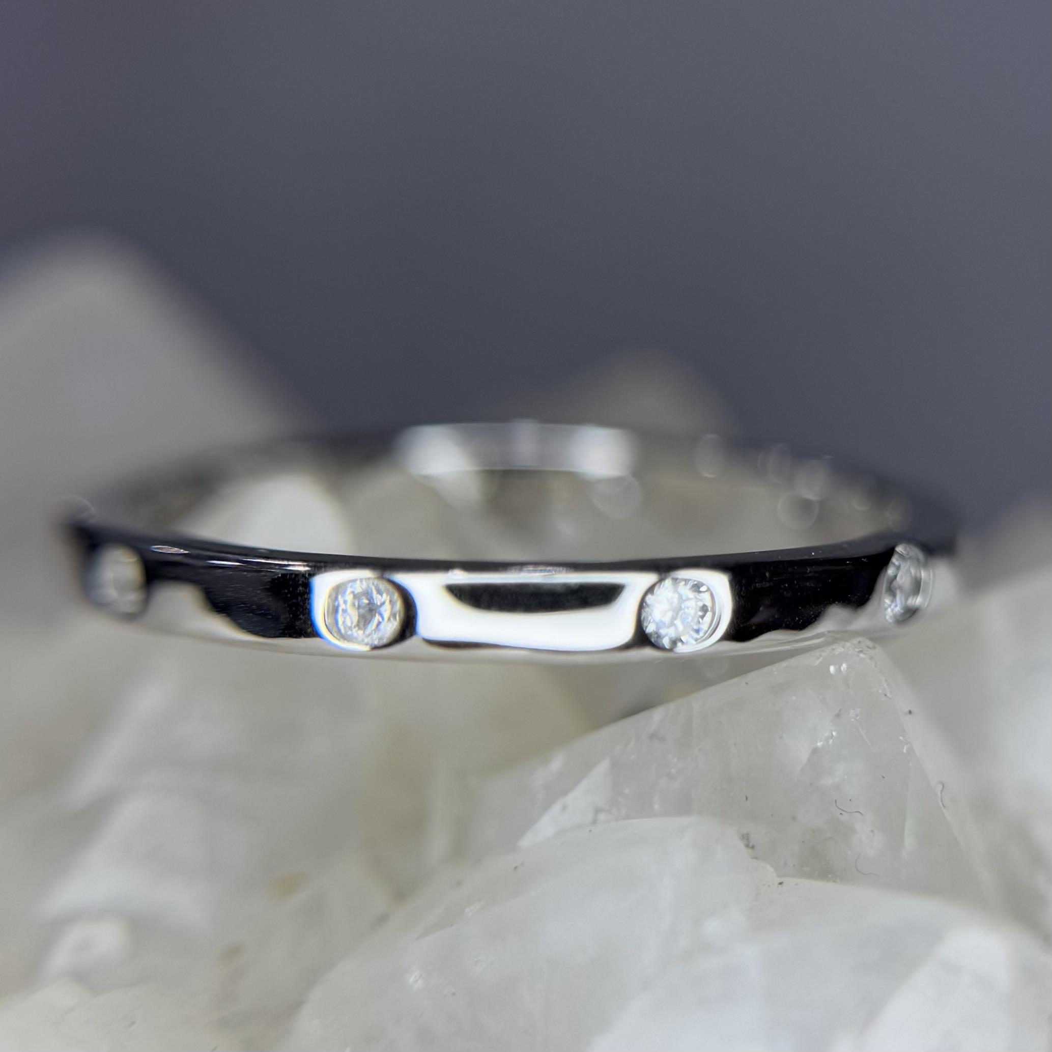 nhẫn bạc xi bạch kim kim cương rải size 7