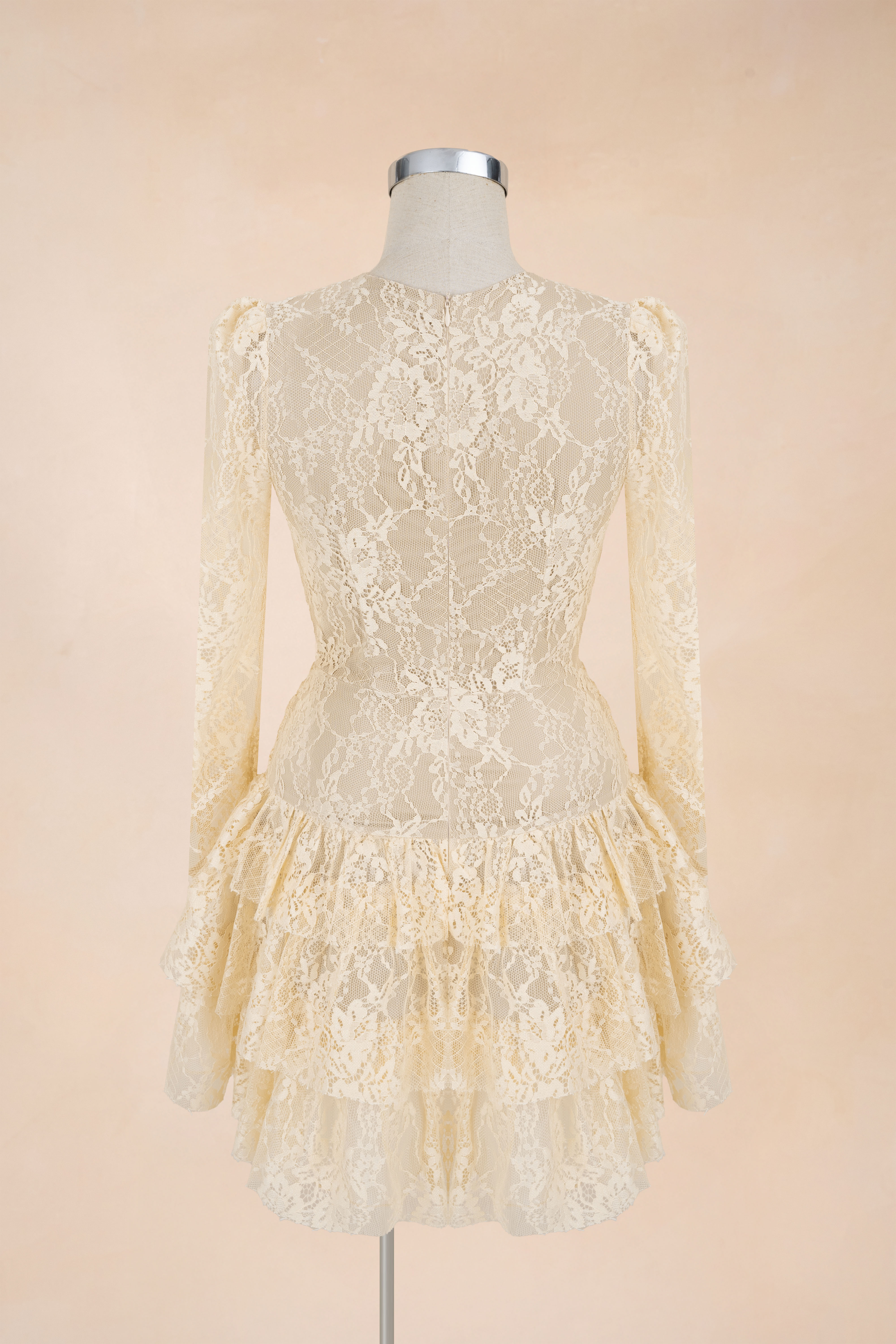 Đầm Xoè Tầng Cổ V Cúc Bọc_thumbnail_2