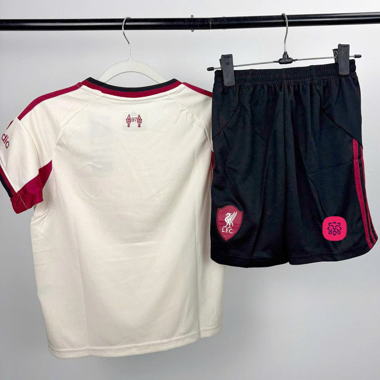Bộ Kid Liverpool sân khách kem 25/26_thumbnail_1