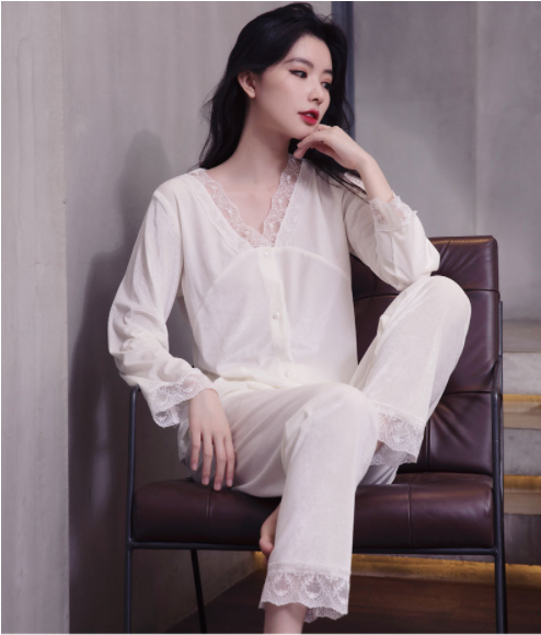 NHUNG07 Bộ Nhung cổ V viền ren