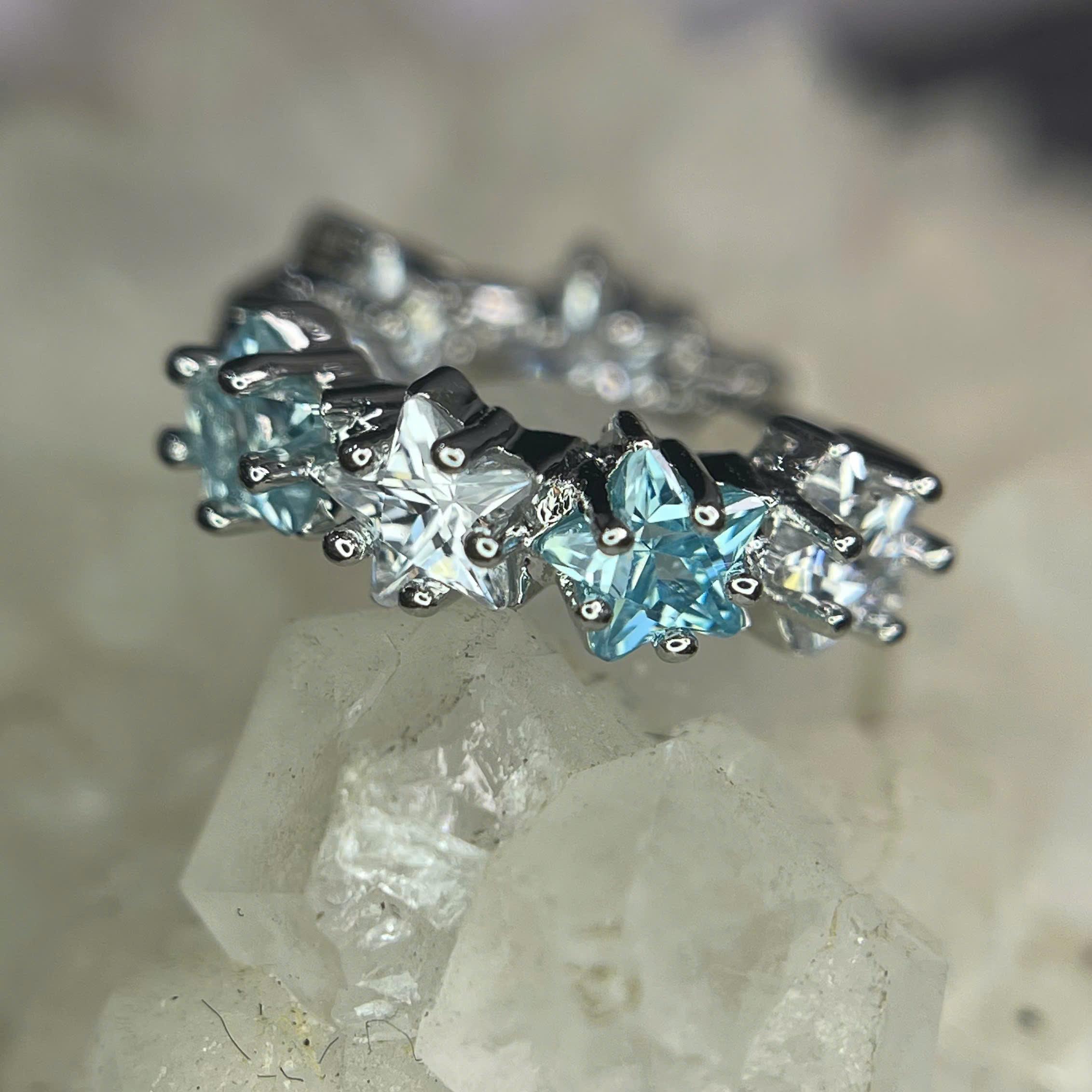 Khuyên vòng kiểu ngôi sao xanh trắng_thumbnail_2