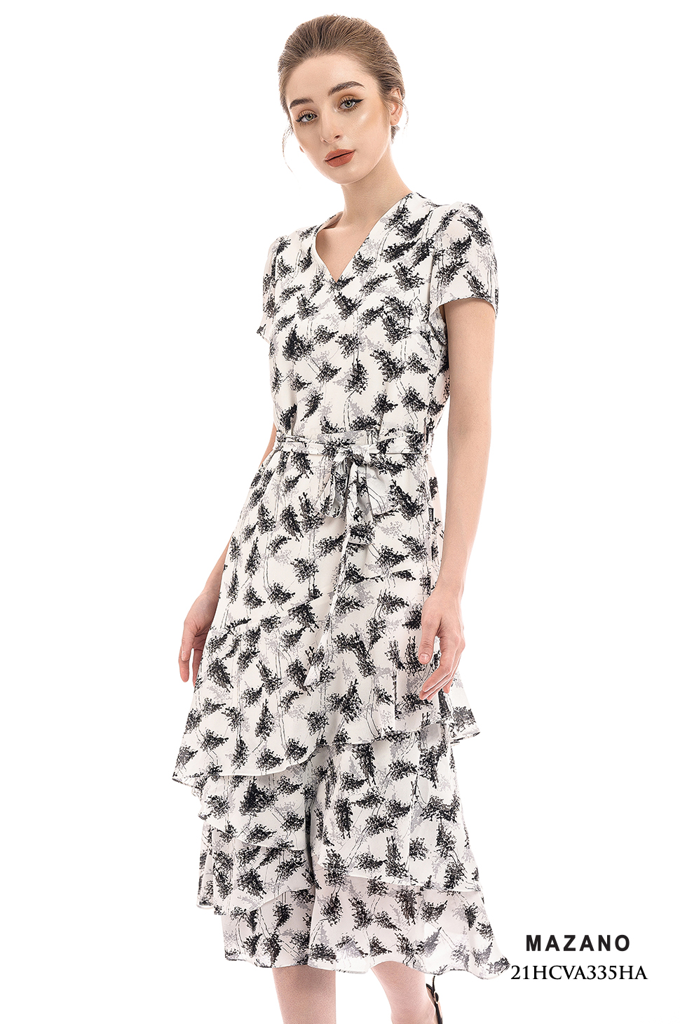 Đầm nền trắng họa tiết cách điệu gấu 3 tầng bèo_thumbnail_2