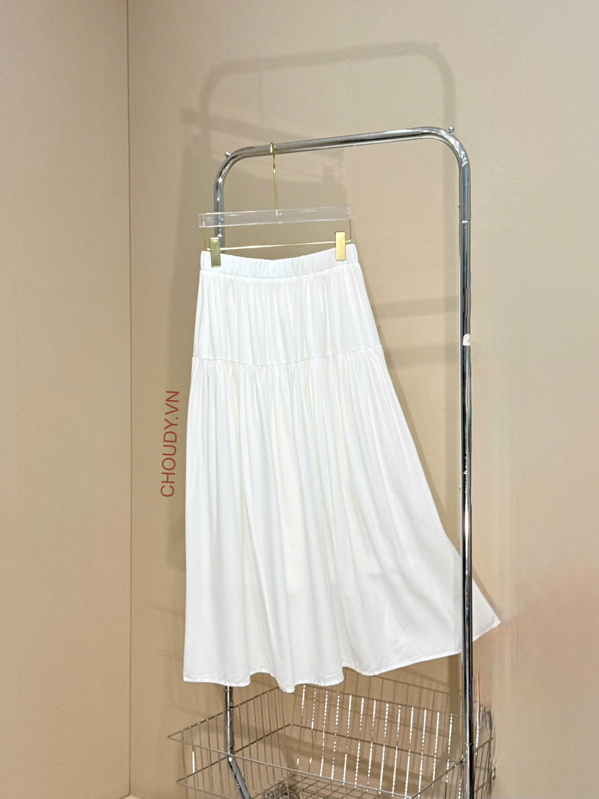 C370 CHÂN VÁY TRẮNG