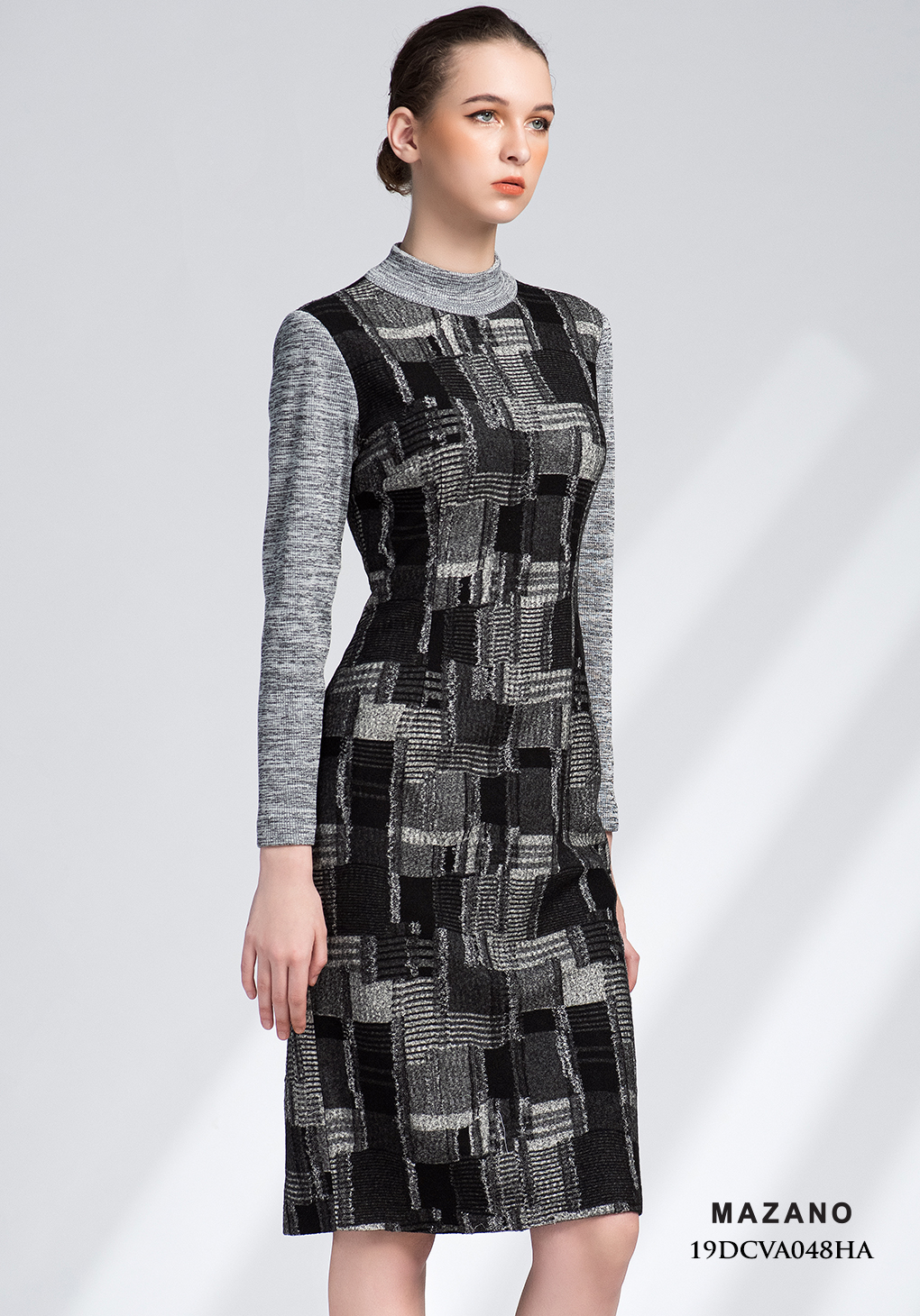 Đầm len kẻ xám_thumbnail_2