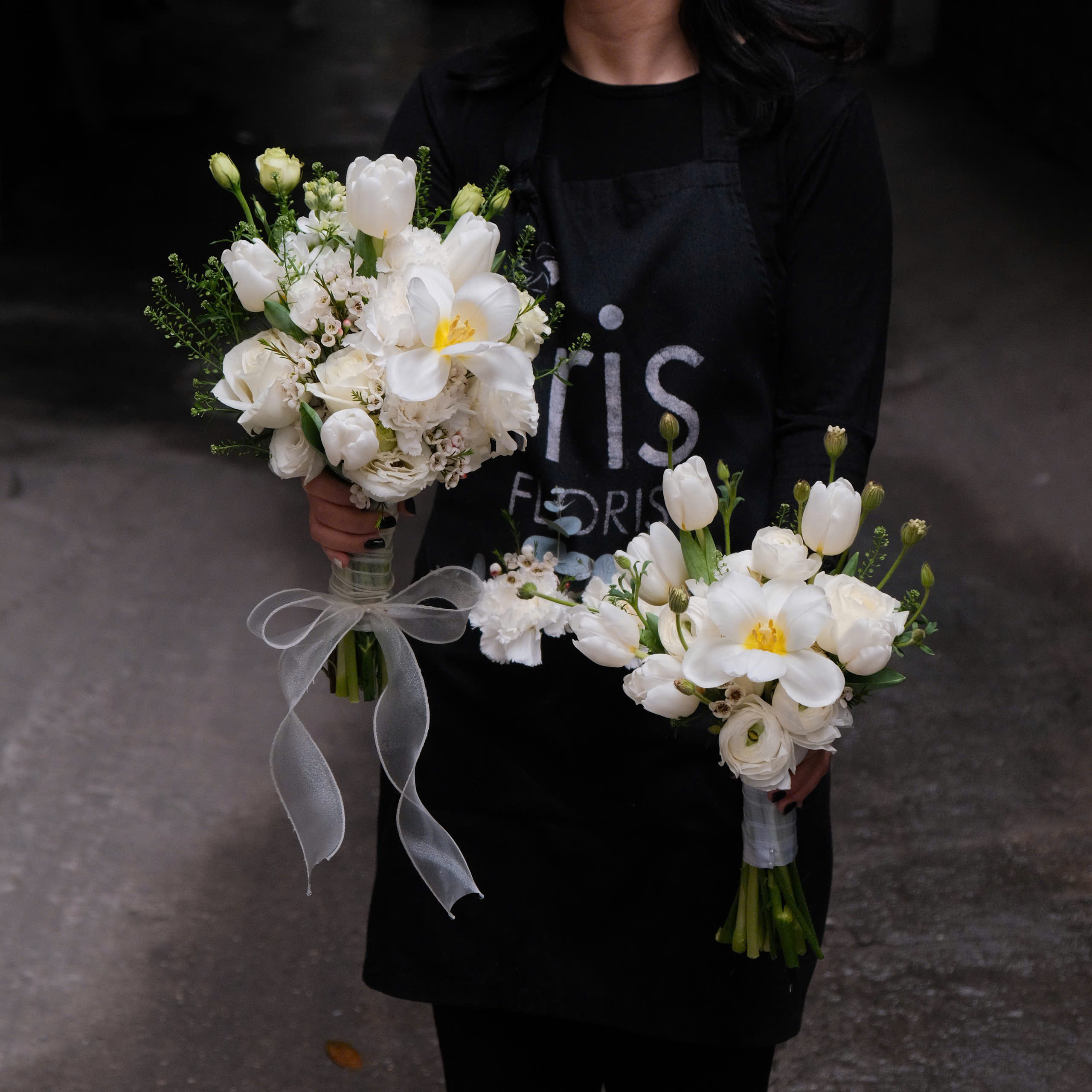 Bó hoa cưới Tulip mix mao lương trắng