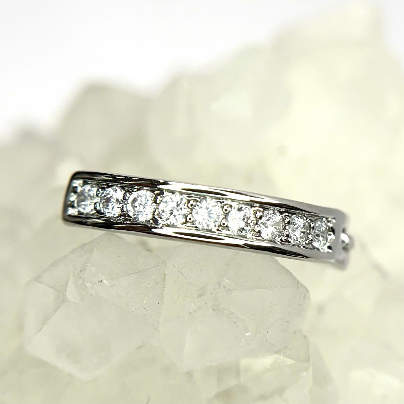 Rốn vòng đá trắng_thumbnail_2