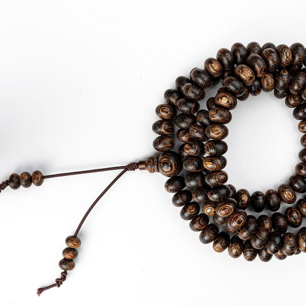 PT161 - Chuỗi vòng trầm sánh 108 hạt dẹt bánh xe (Vip)