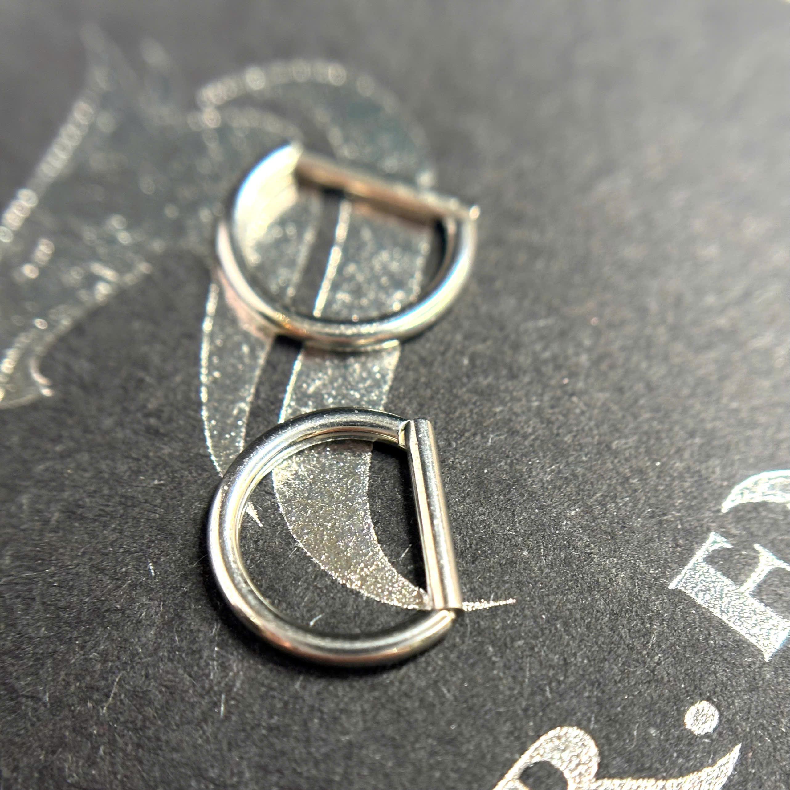 Bật khớp titan chữ D đeo cho helix mới xỏ_thumbnail_2