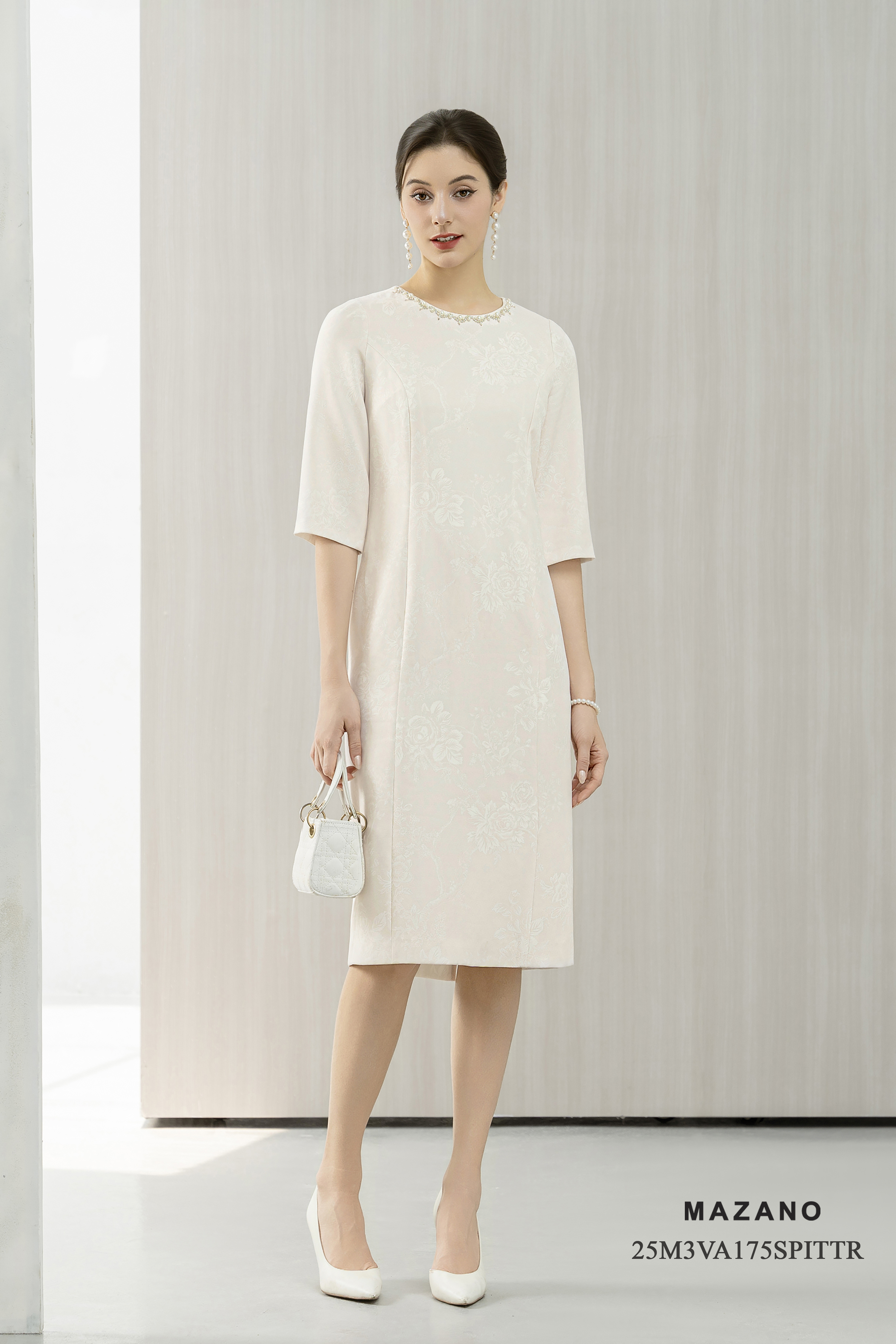 Váy đầm suông Vải thô chun Họa tiết hoa hồng cách điệu Cổ tròn Đính đá trang trí Tay lỡ Dài đến bắp chân