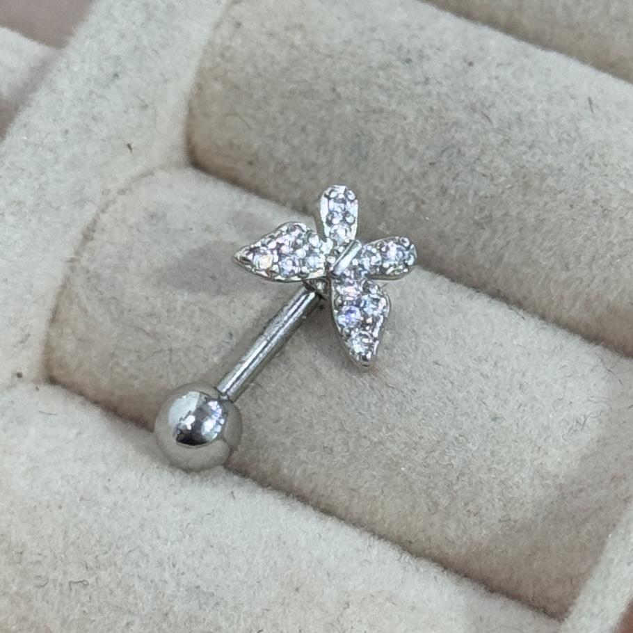 khuyên kiểu vertical con bướm kim tuyến bạc