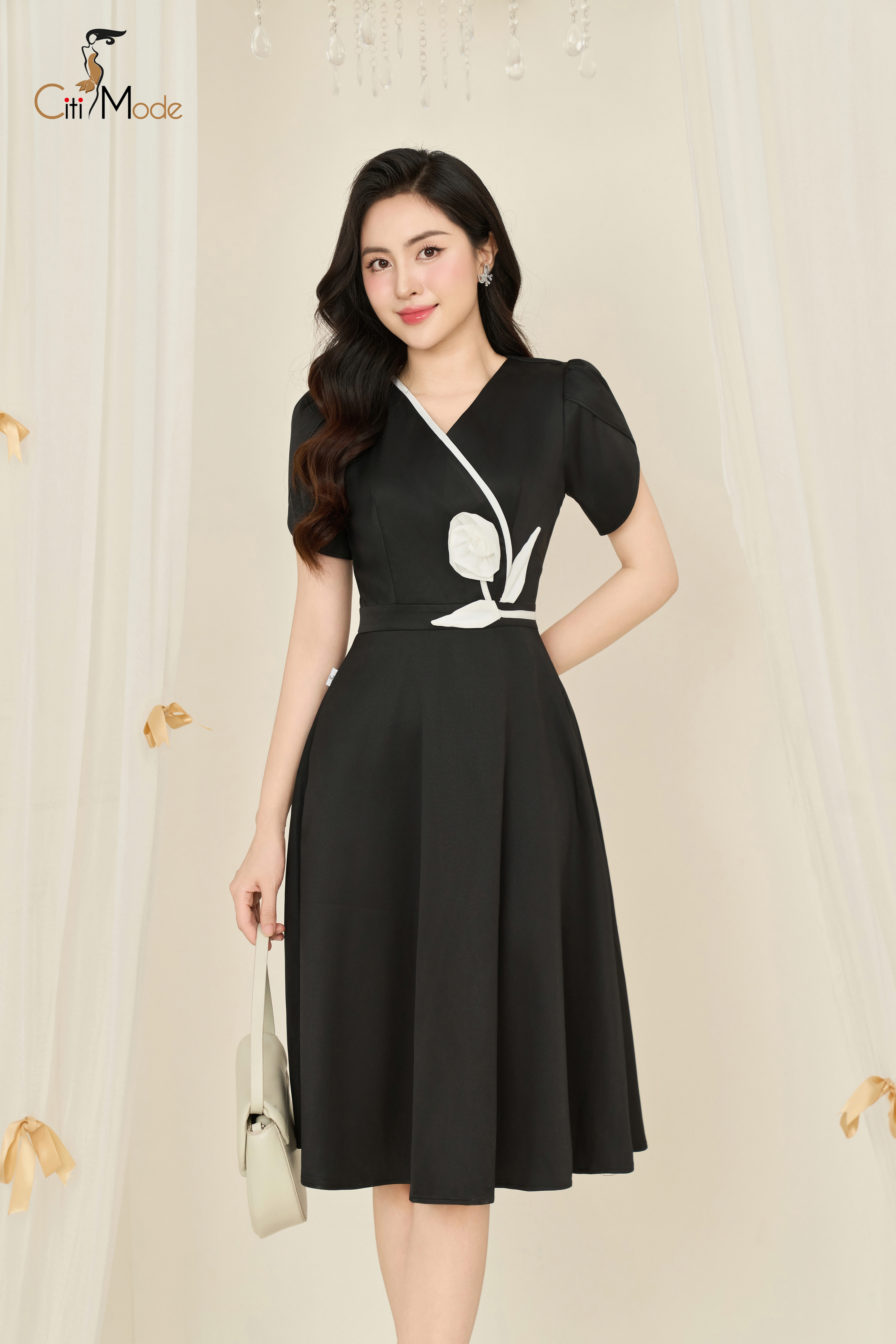 Đầm xoè đen  phối hoa eo trắng_thumbnail_0