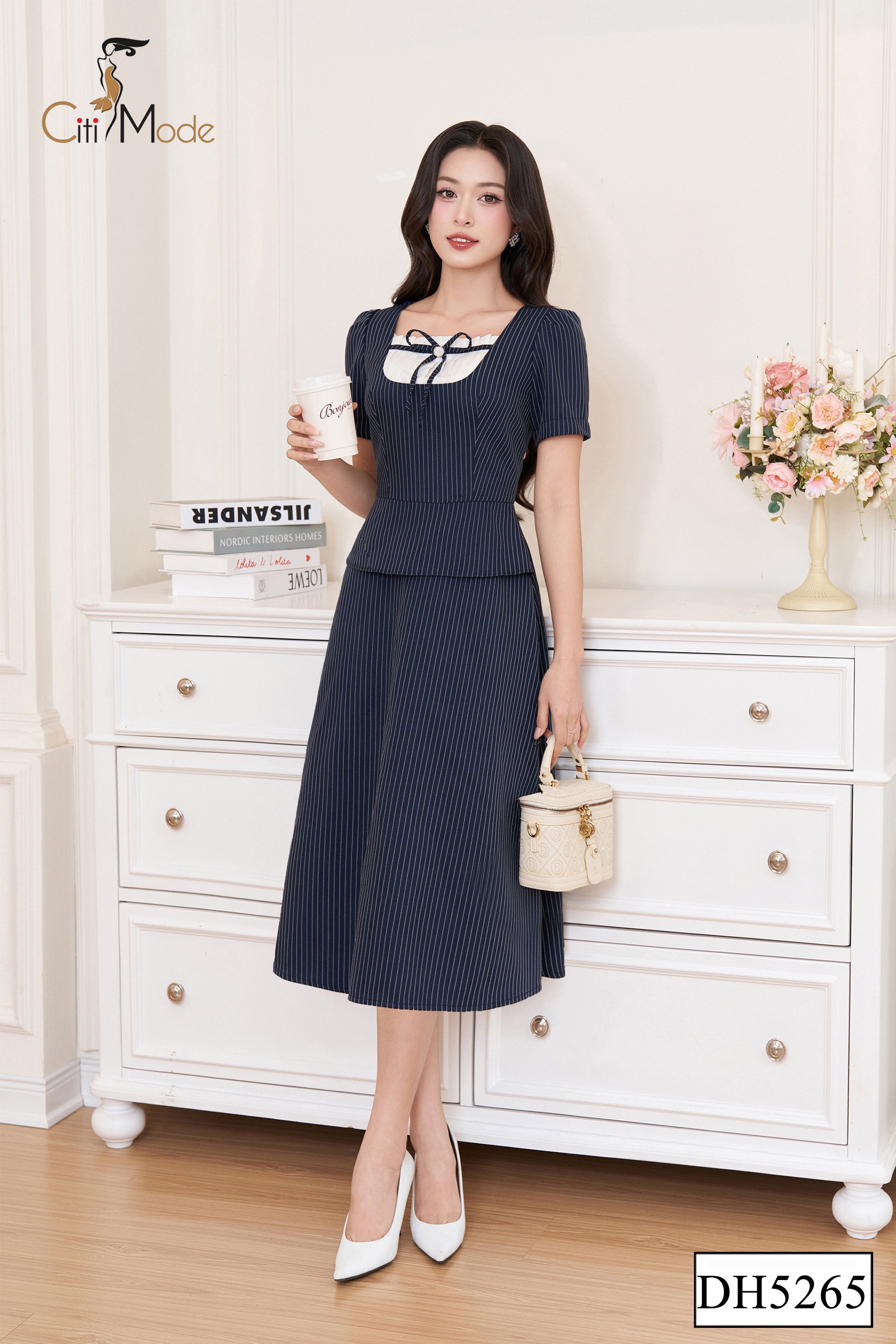 Đầm xoè peplum kẻ xanh cổ vuông phối trắng_thumbnail_3