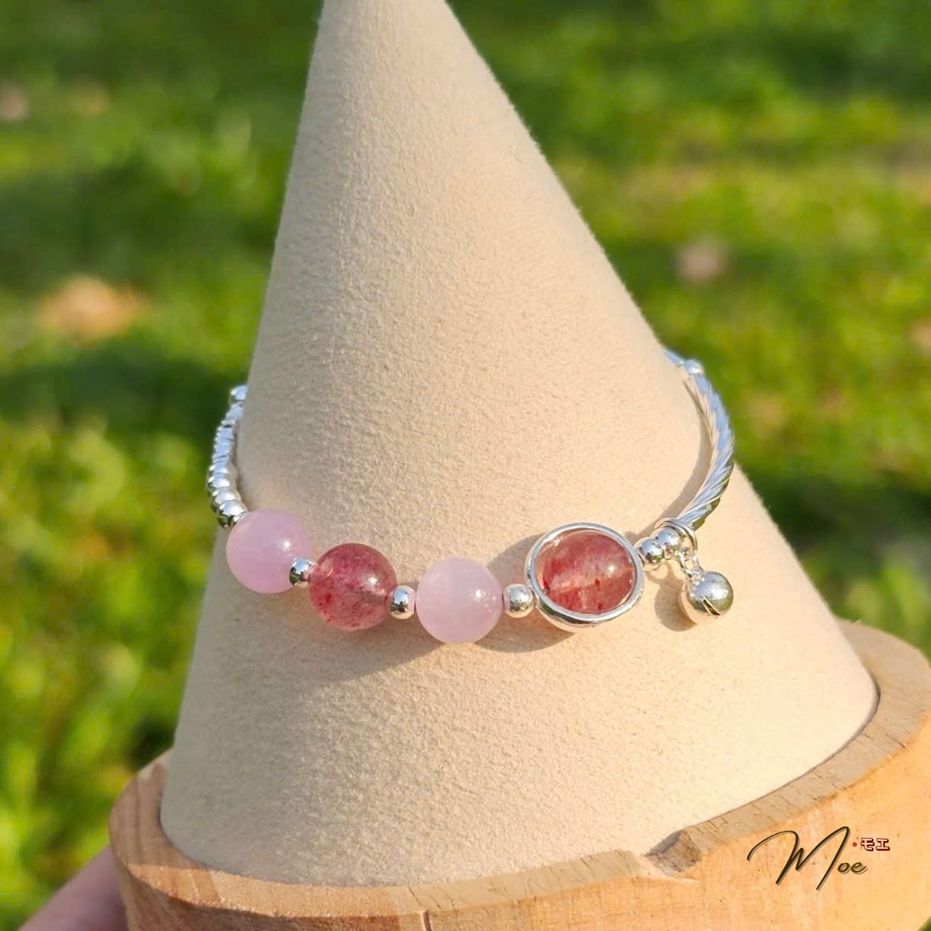 PT210 - Vòng tay thạch anh hồng & dâu hồng mix chuông bạc