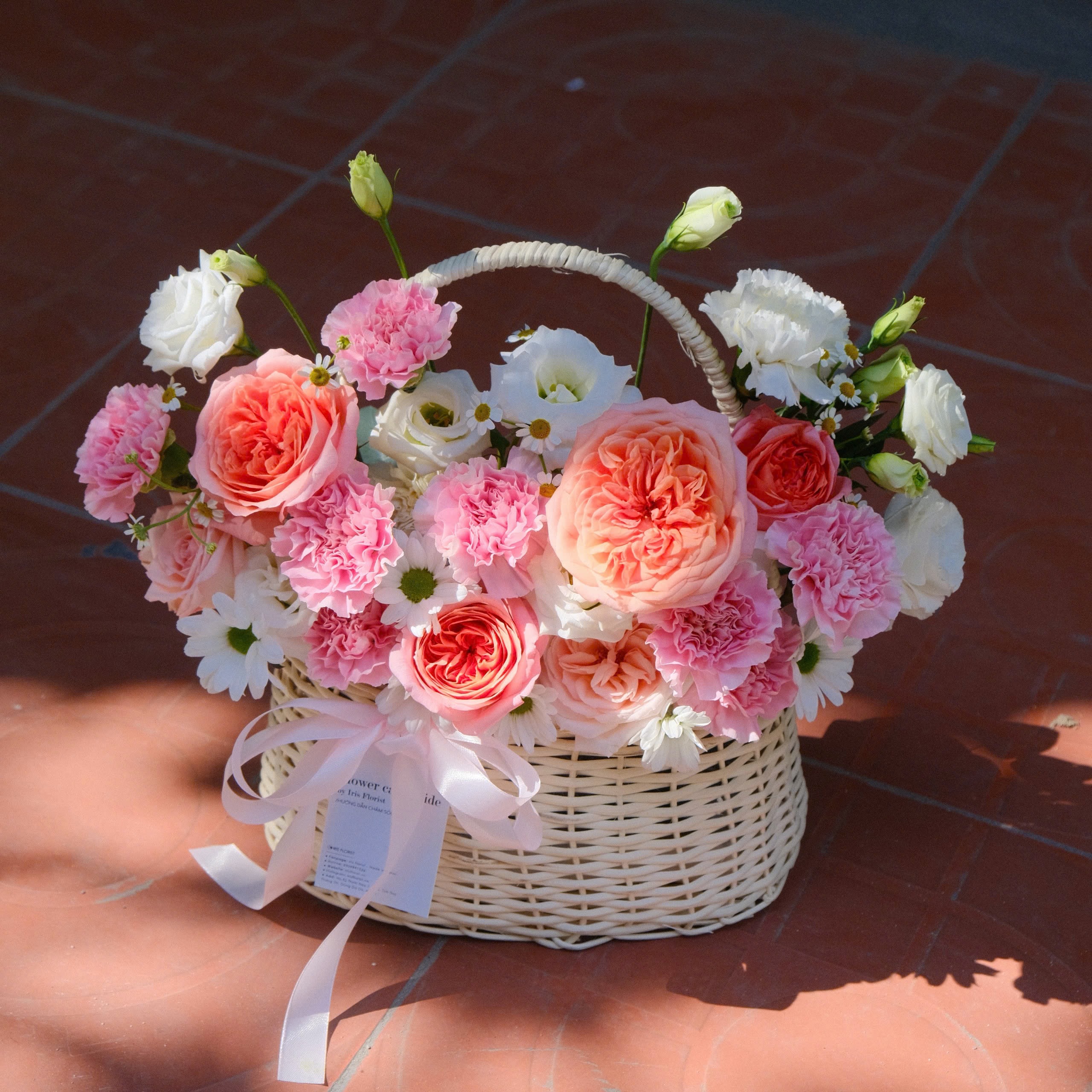Giỏ hoa tone hồng nhạt mix - Size M_thumbnail_0