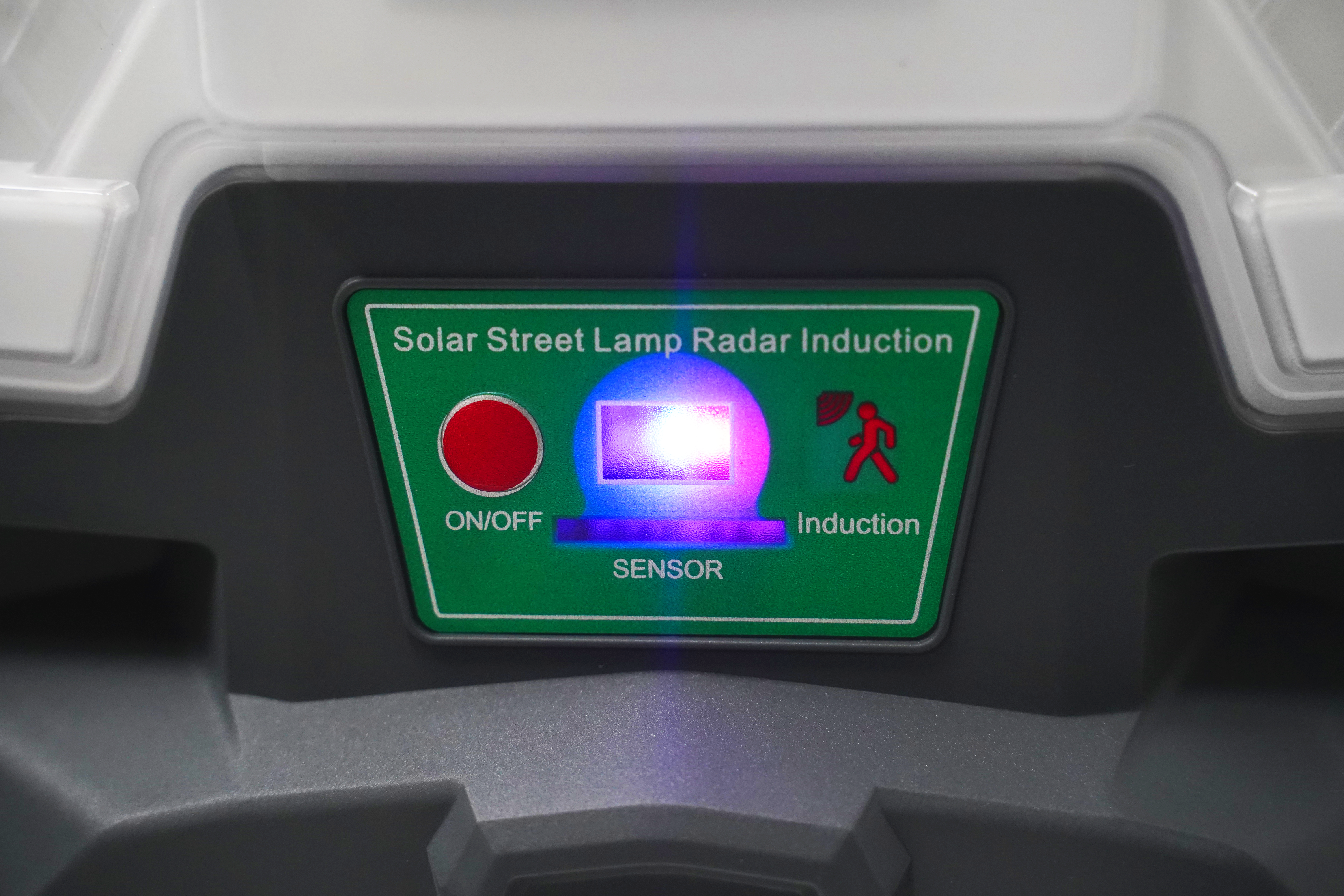 Cách nhận biết đèn năng lượng mặt trời đang sạc chính xác