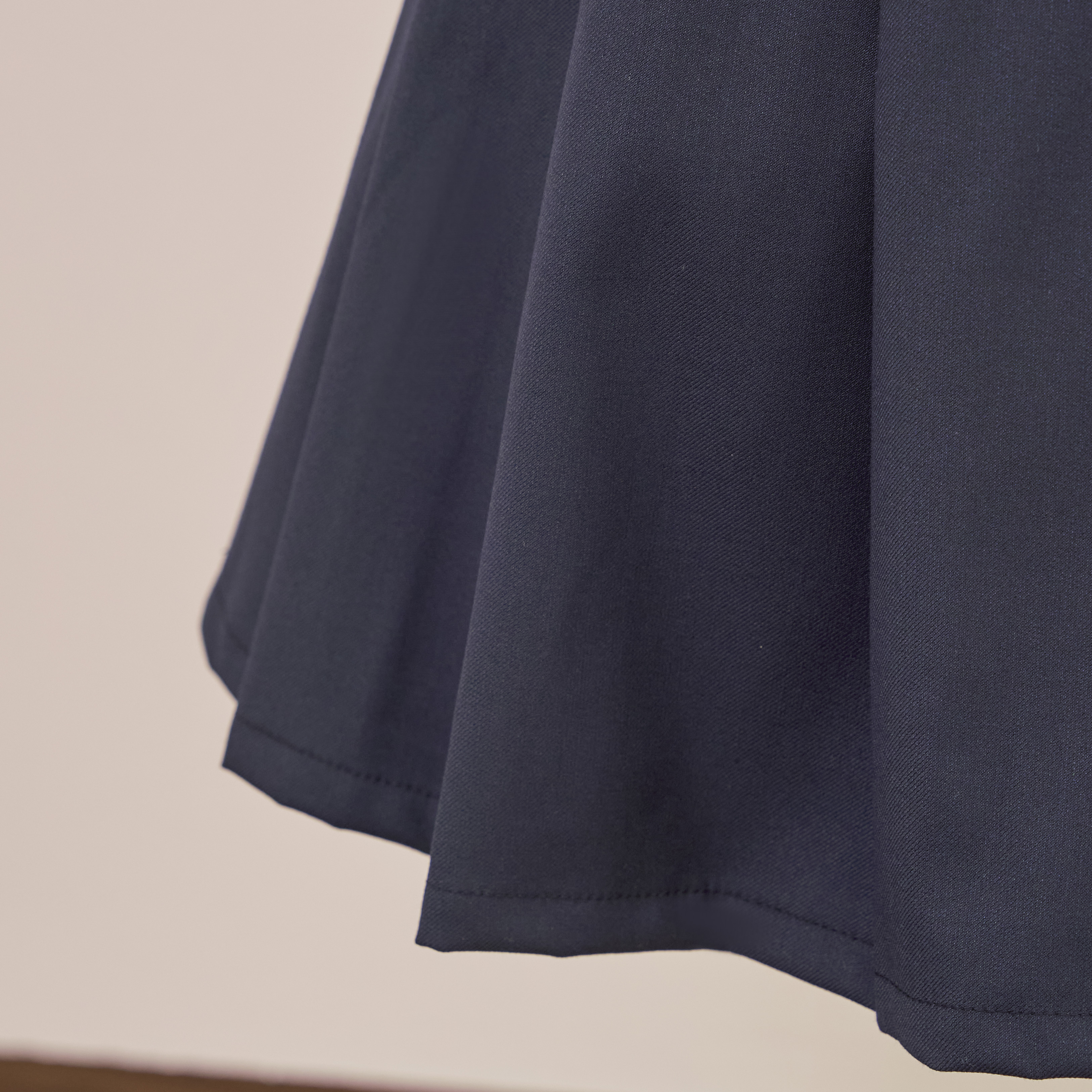 Bộ áo cộc cổ kéo khoá thêu 