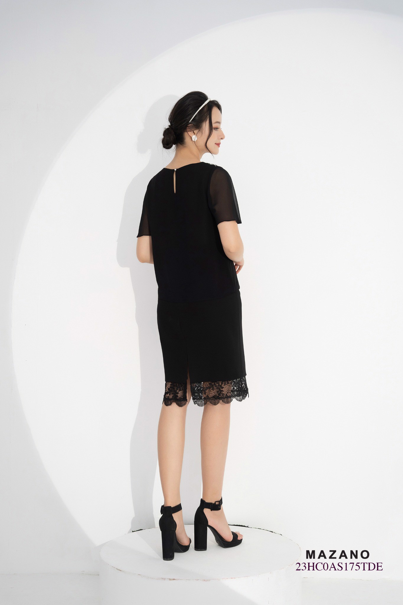 Áo top phối họa tiết xếp ly trước_thumbnail_2