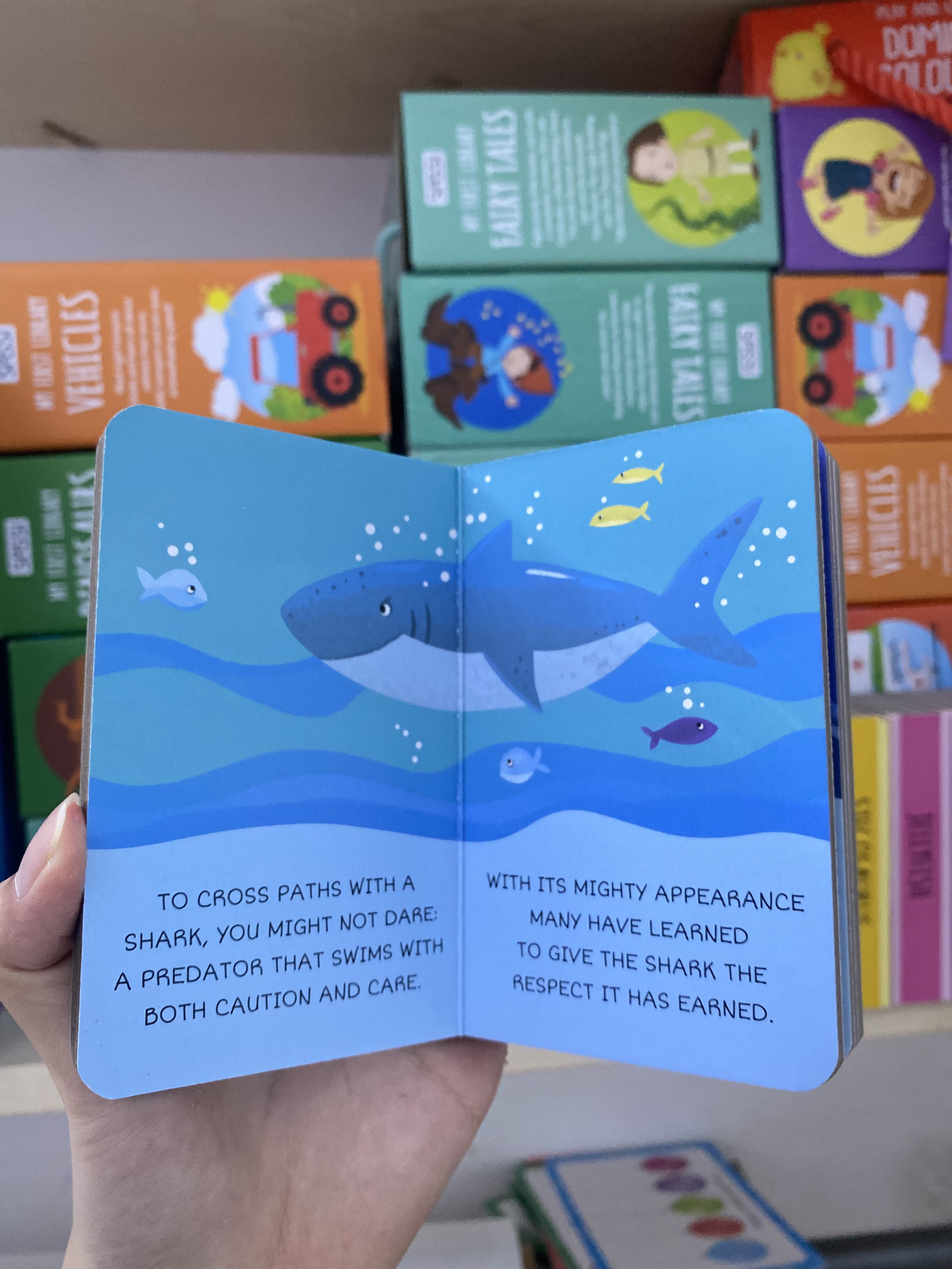 SHARK ( The Sea Library)_thumbnail_2