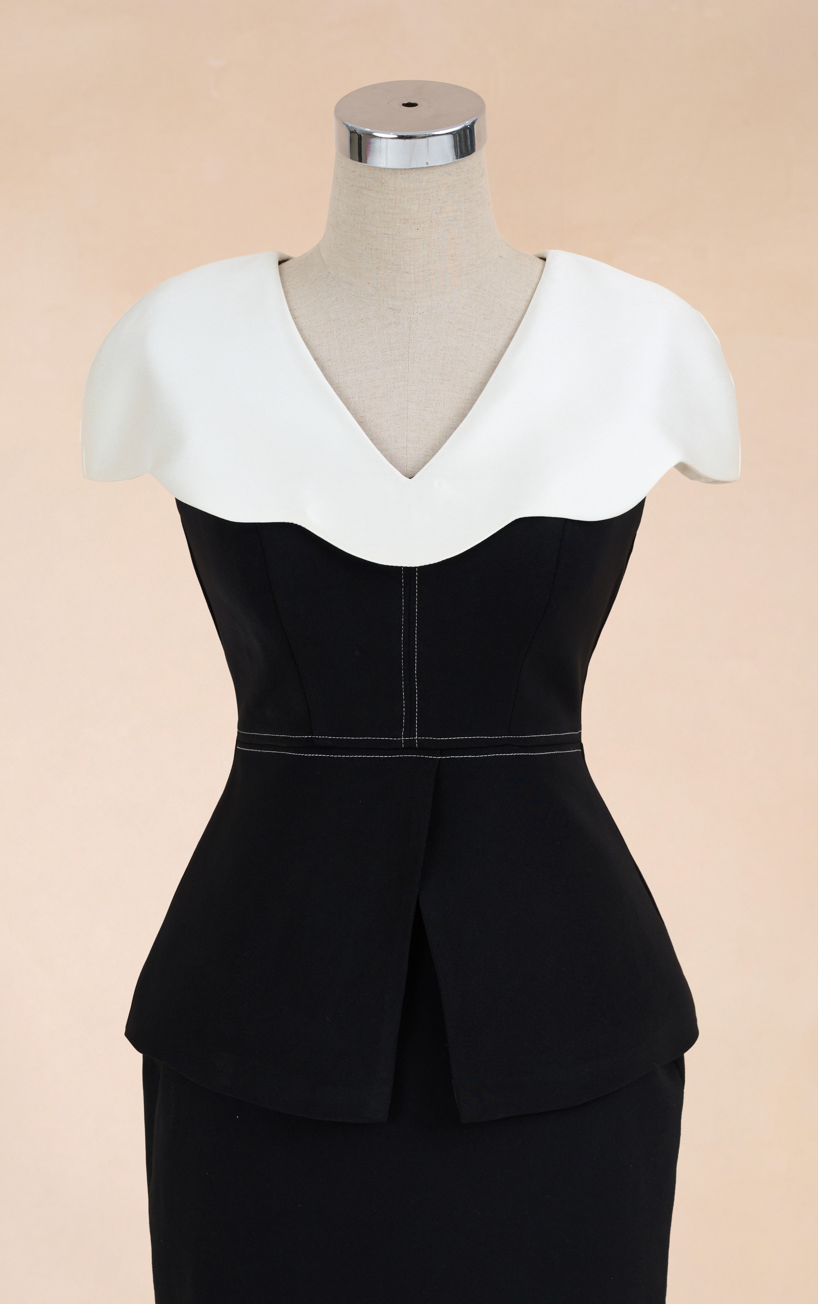 Áo PL Trùm Vai Cổ V