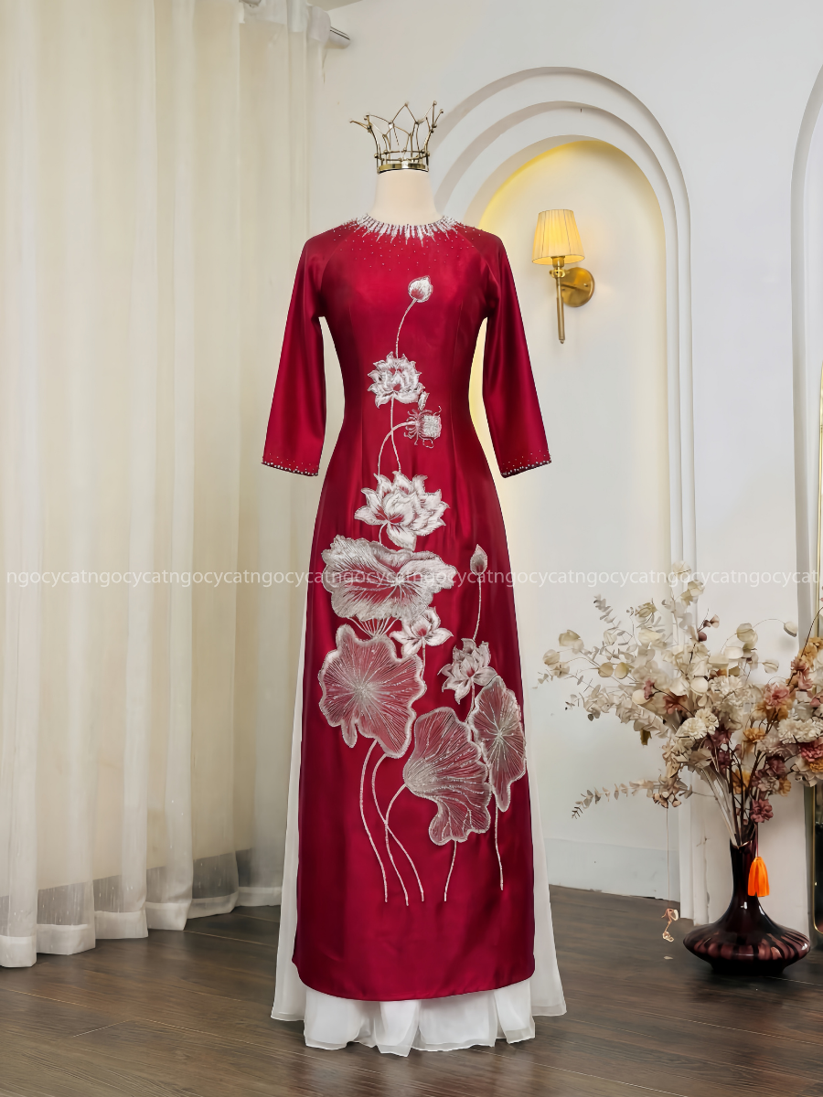 Áo Dài Bà Sui Màu Đỏ Cổ Tròn Đính Đá Thêu Hoa Sen
