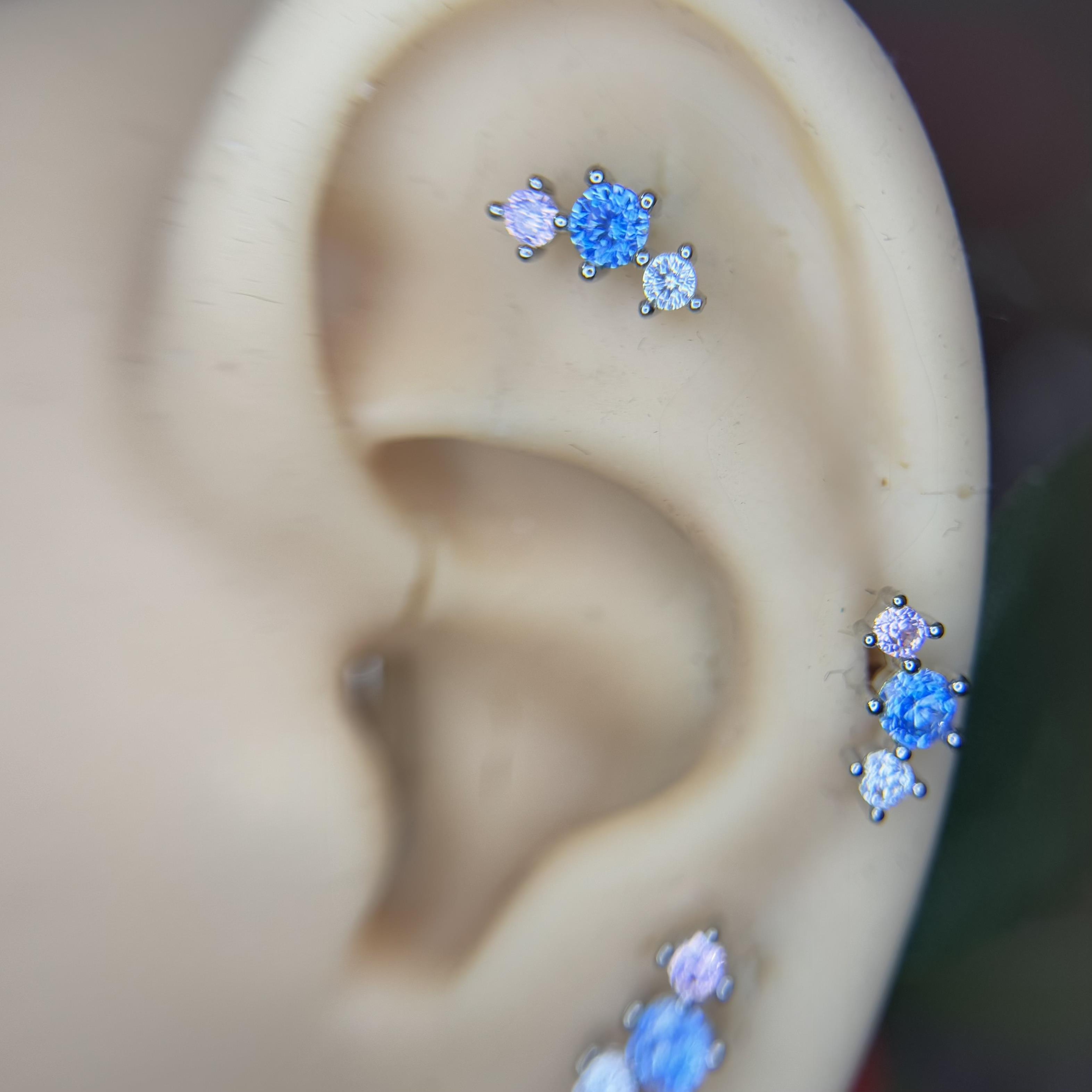 Khuyên kiểu 3 đá xanh hồng dẹt_thumbnail_2