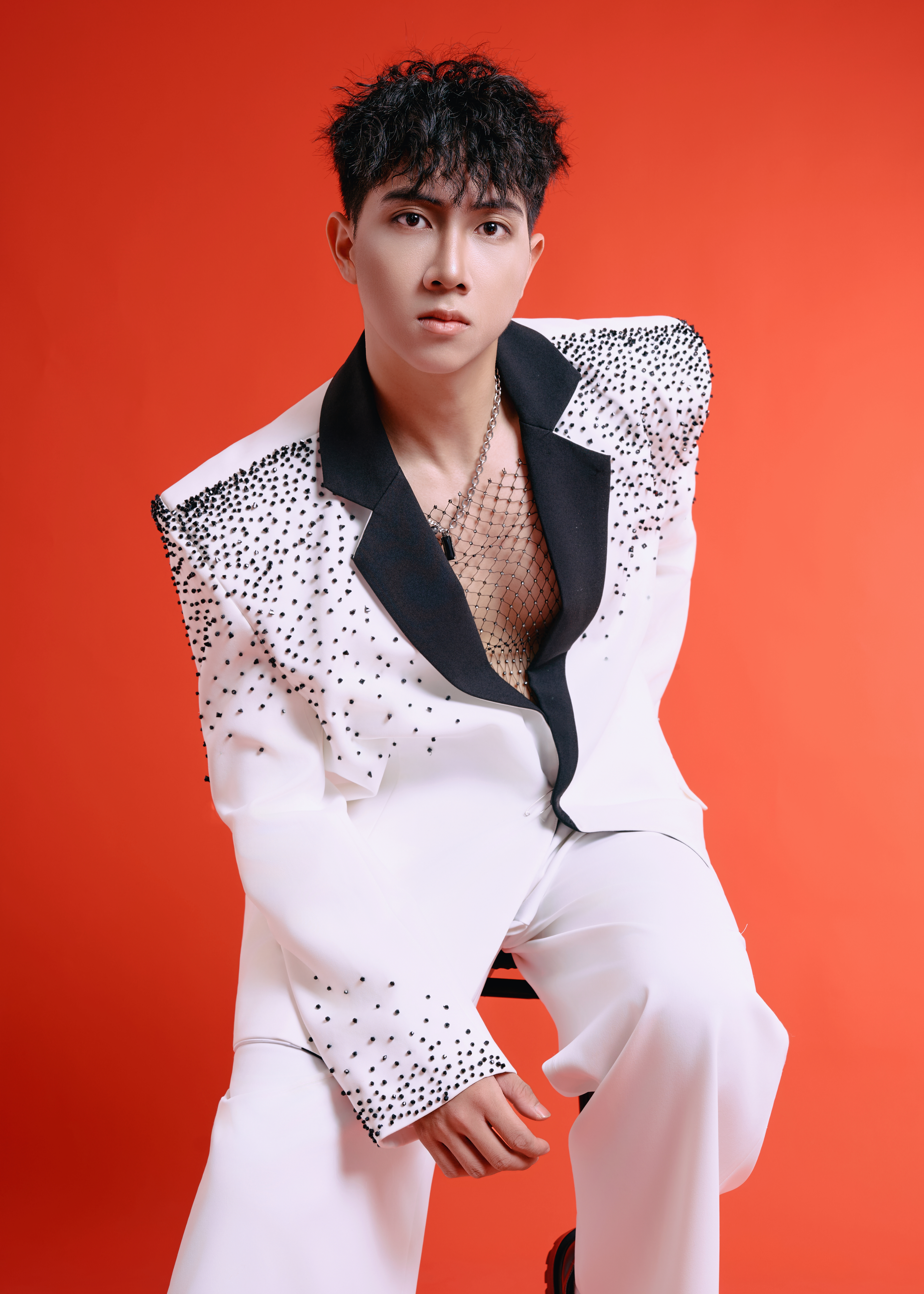 Suit Đính Đá Mạnh Mẽ_thumbnail_1