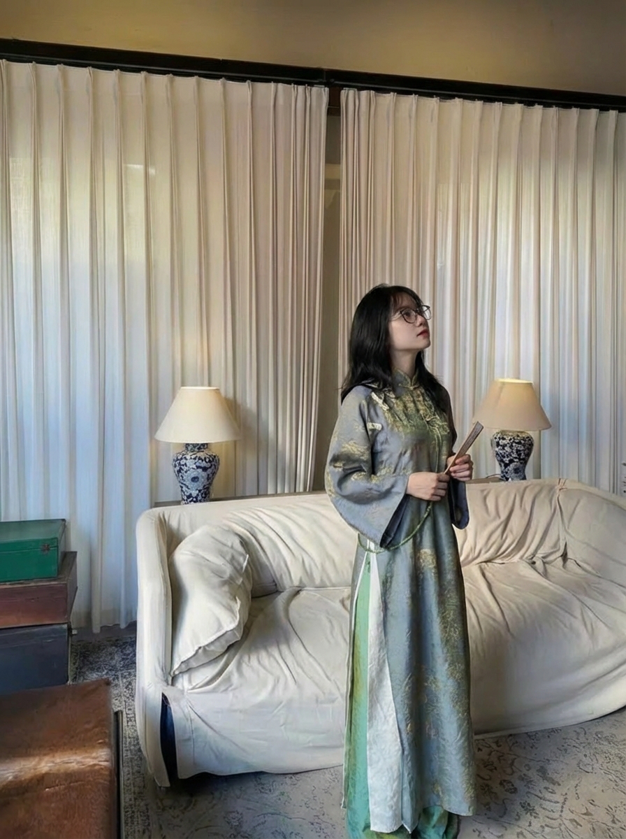 Áo Nữ Dài Màu Xám Khói