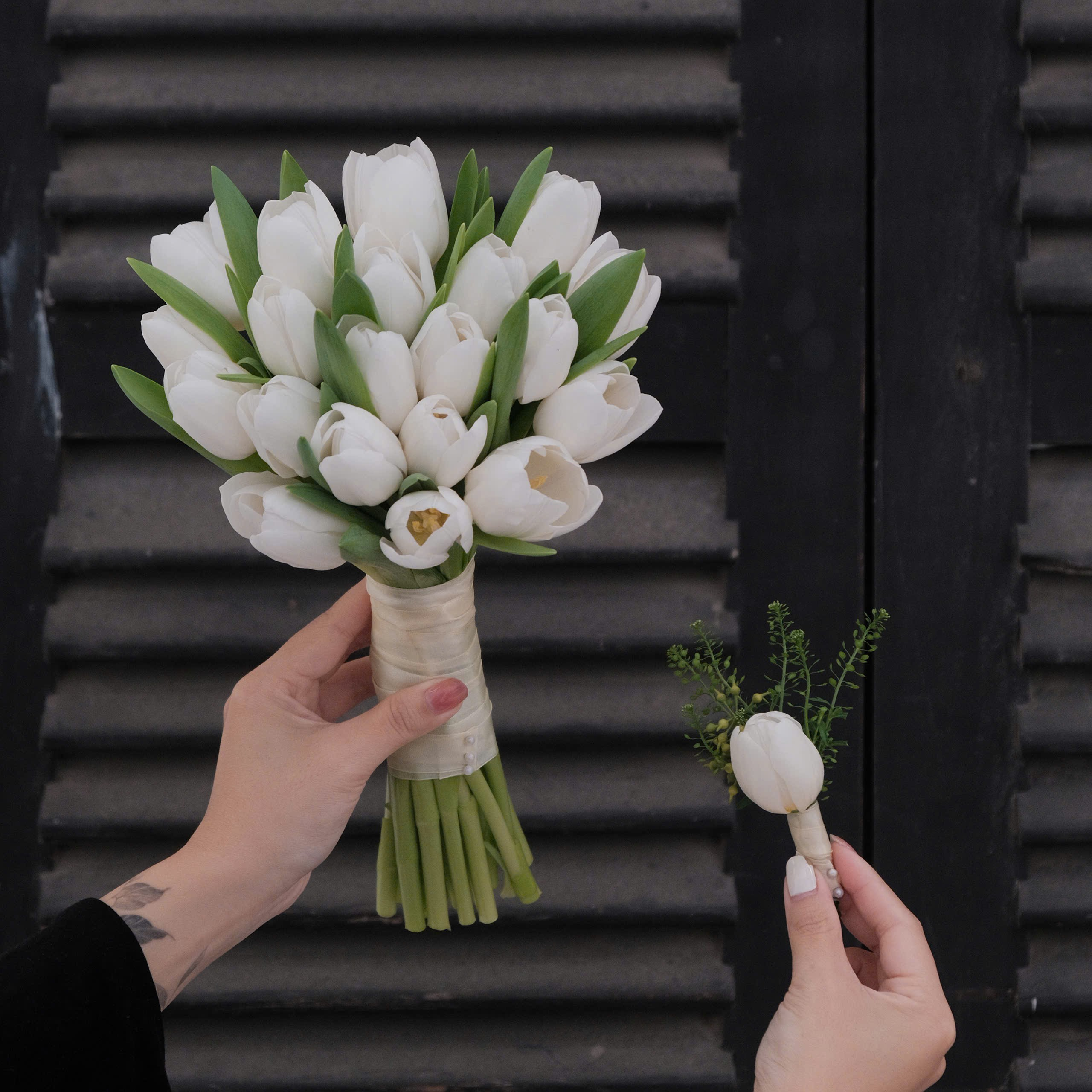 Bó hoa cưới Tulip trắng