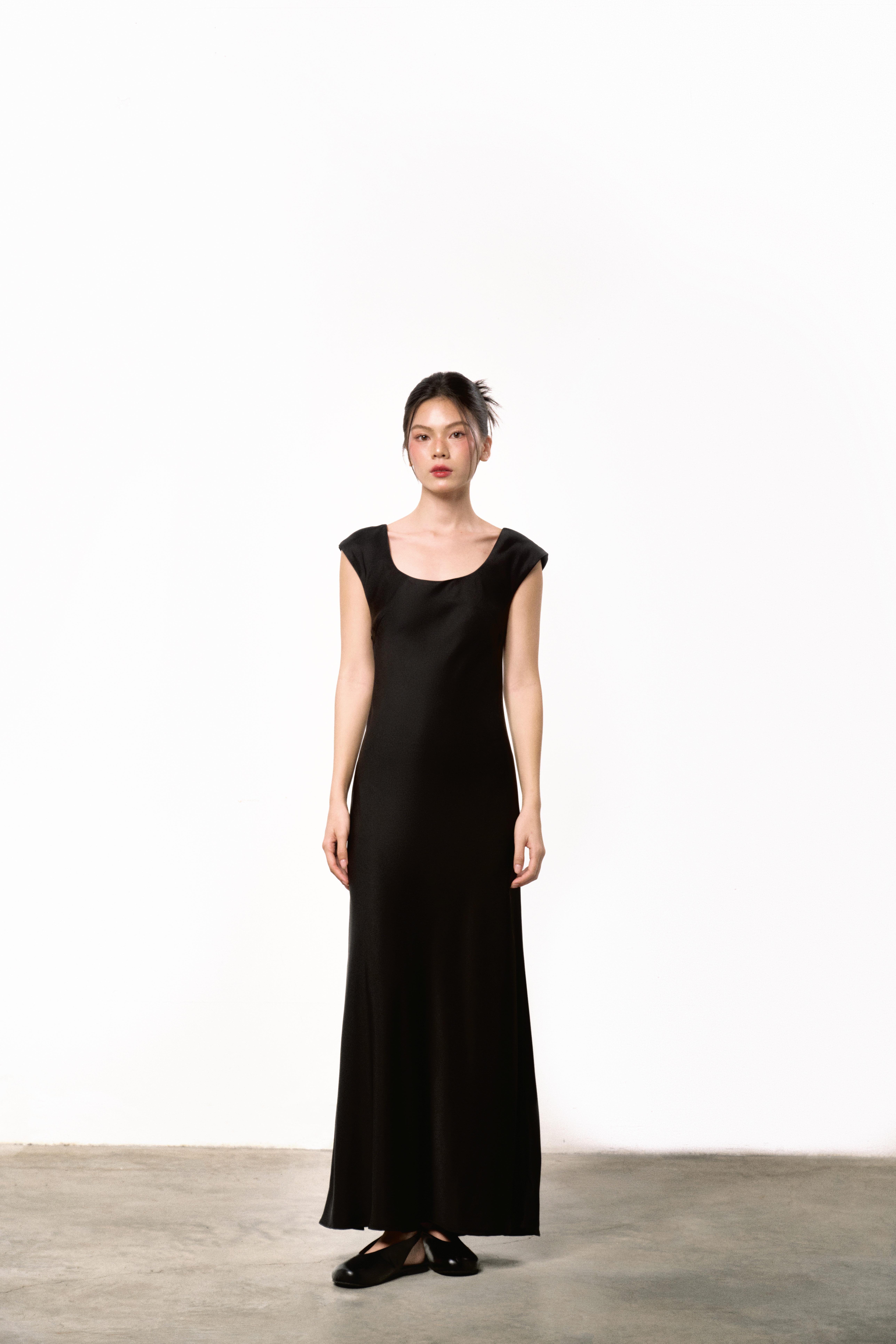 NOIR ESSENCE DRESS