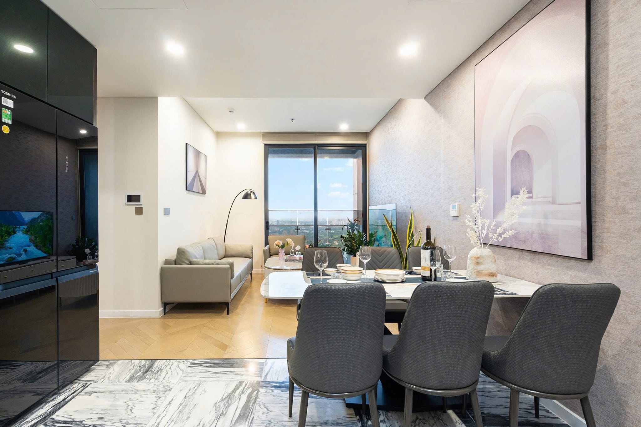 Chủ nhà ký gửi cần bán nhanh list căn hộ 3 phòng ngủ Lumiere Riverside có giá rẻ kịch sàn.