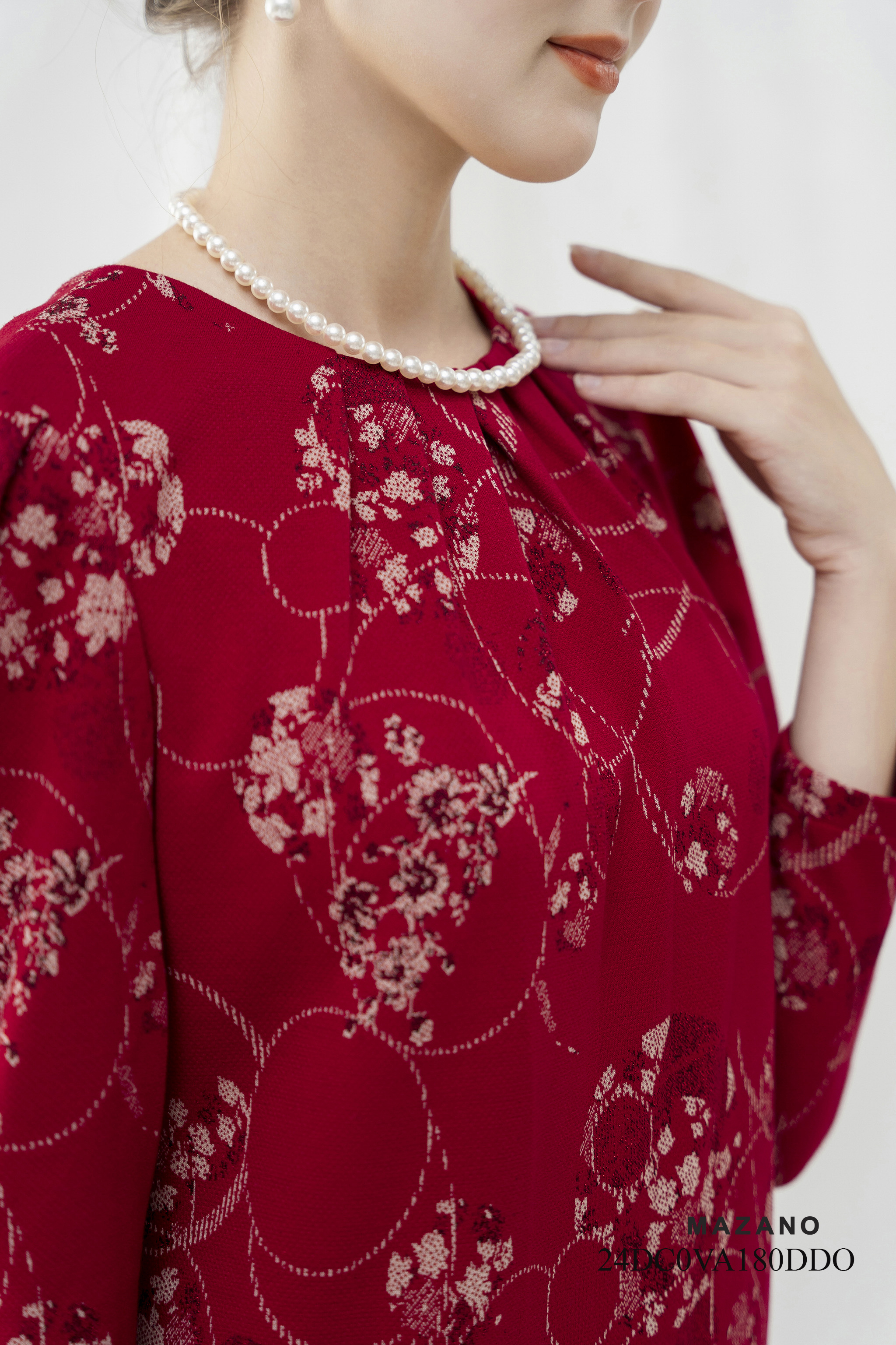 Váy Đầm Suông Vải dạ len Họa tiết cách điệu Cổ tròn Tay dài dài ngang bắp chân_thumbnail_4