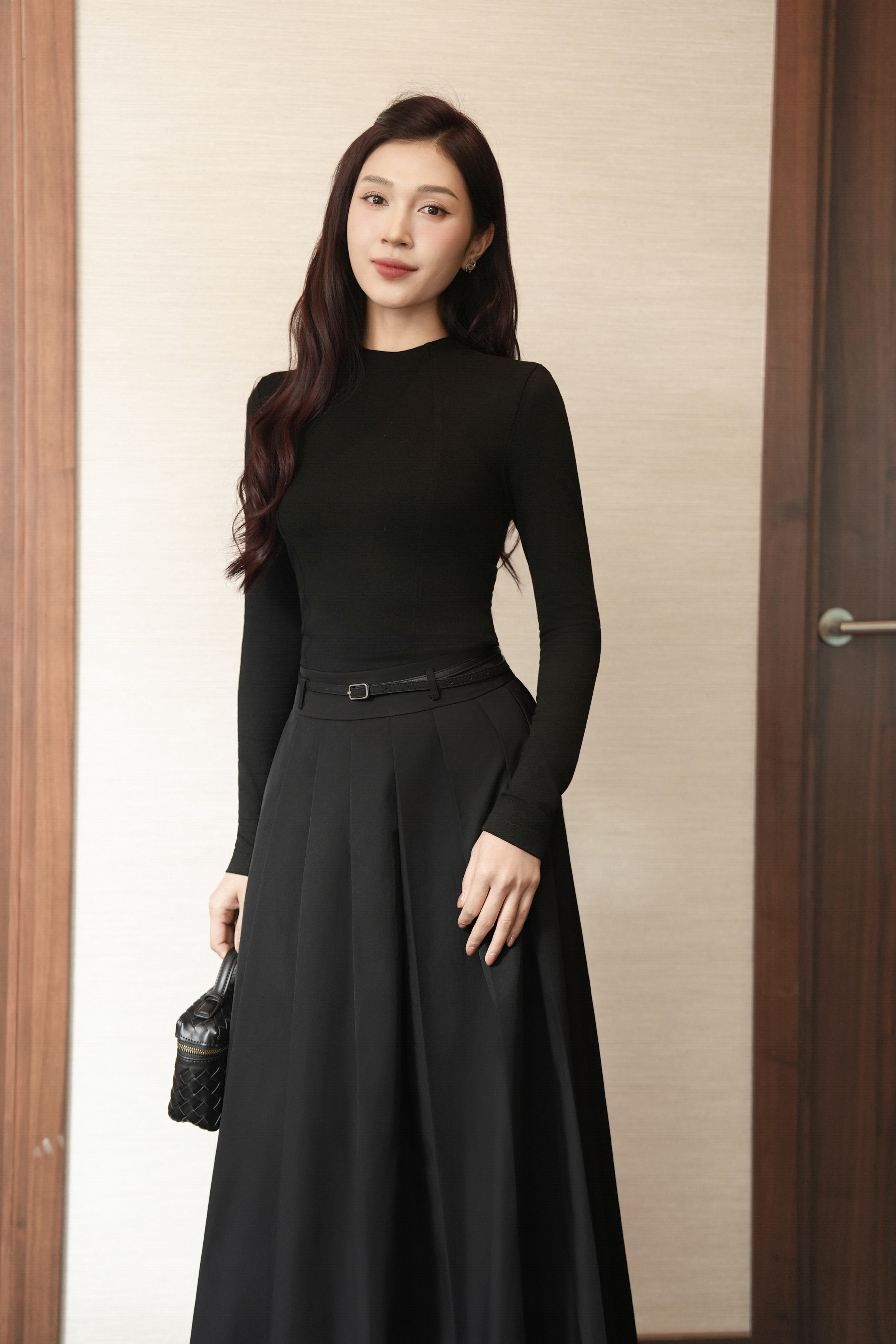 AT001 BLACK - Áo thun đen