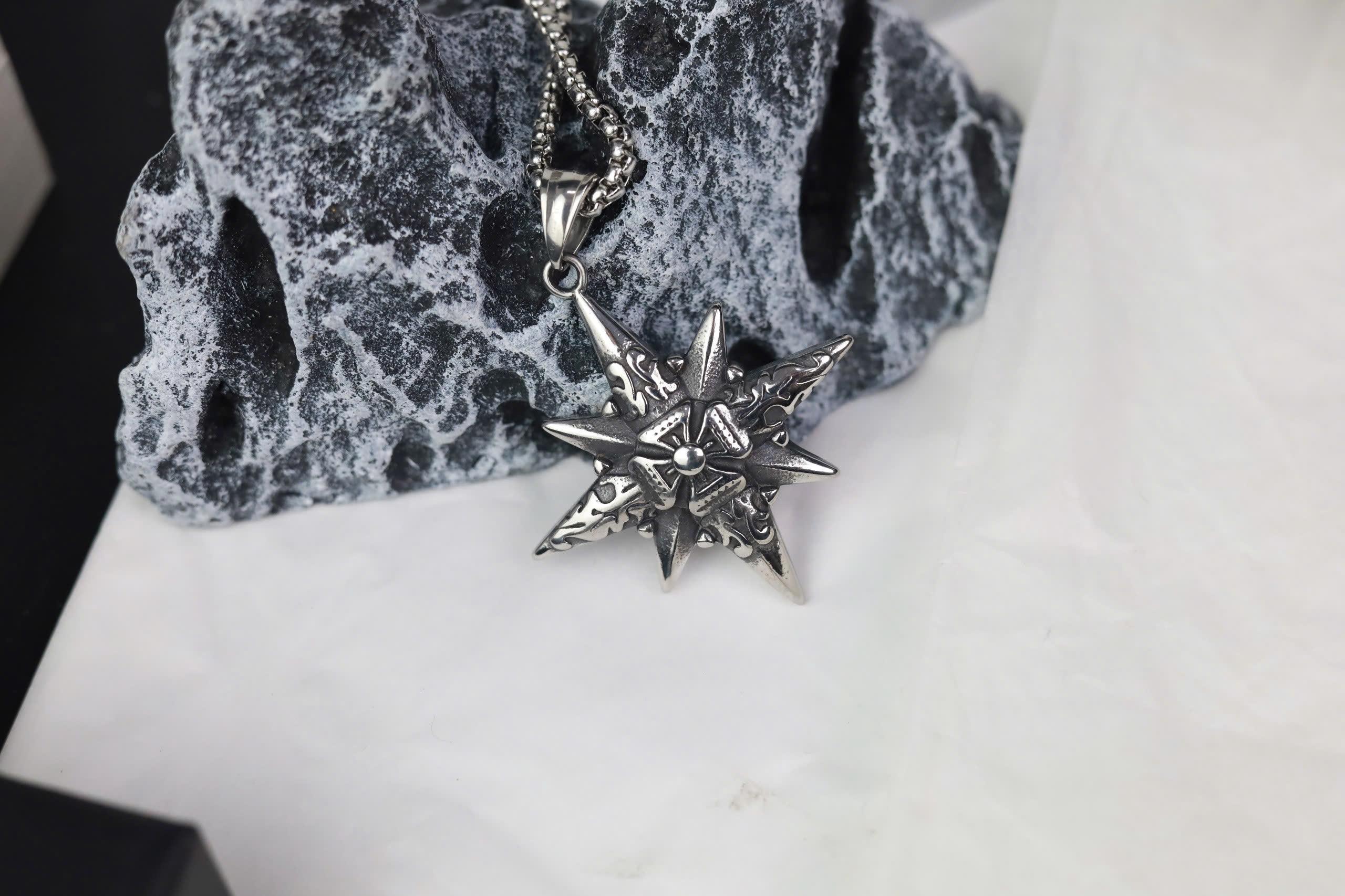 Vòng cổ titan mặt trời phong cách Gothic_thumbnail_1