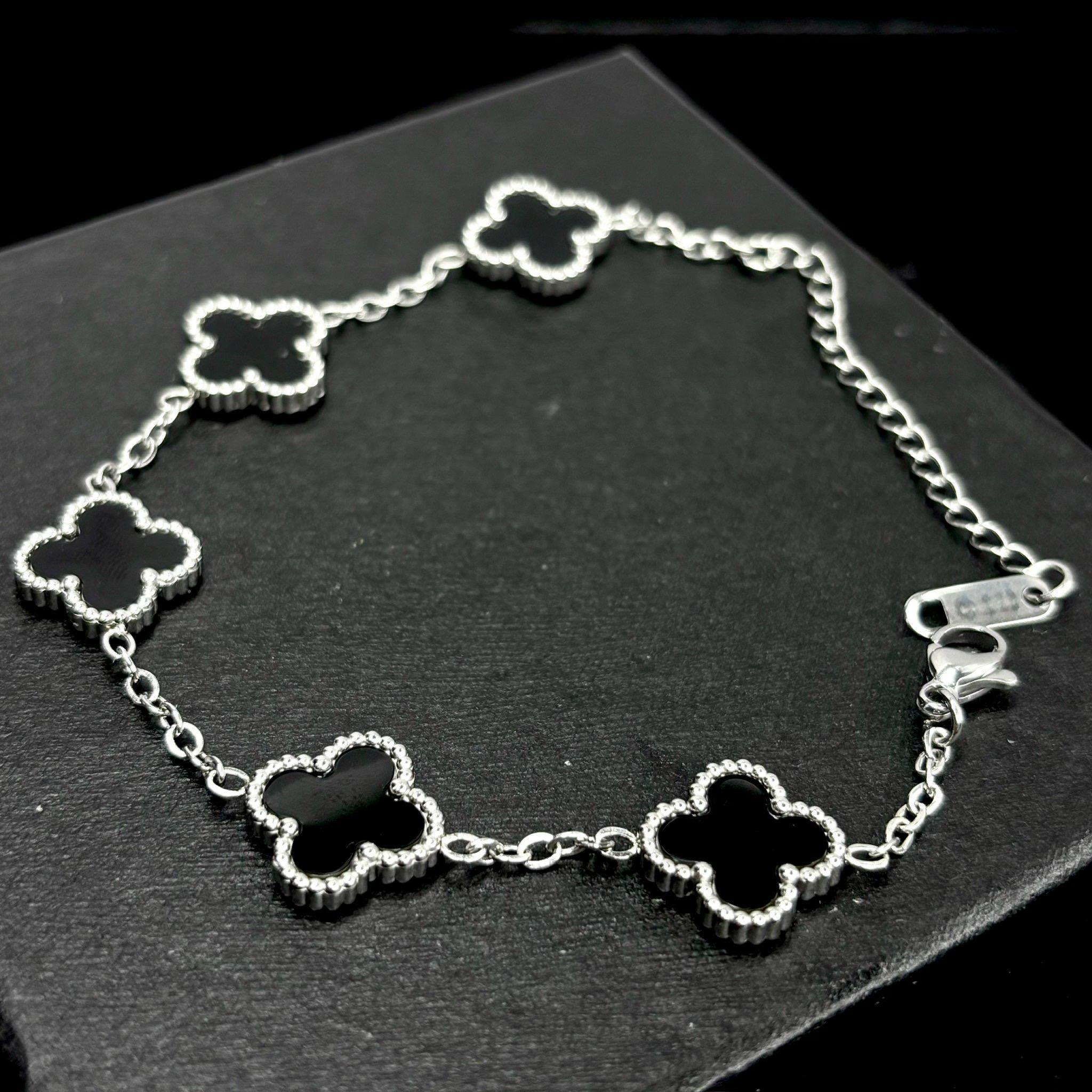 Vòng tay van cleef đen_thumbnail_1