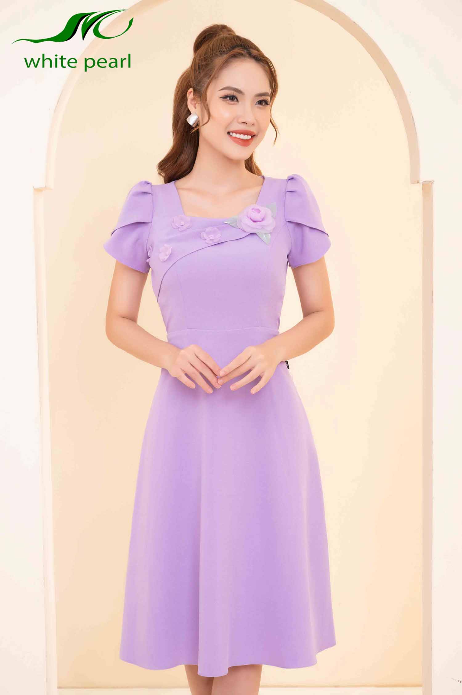 Váy công sở cao cấp VDTT23-025 Váy cổ vuông thời trang White Pearl_thumbnail_2