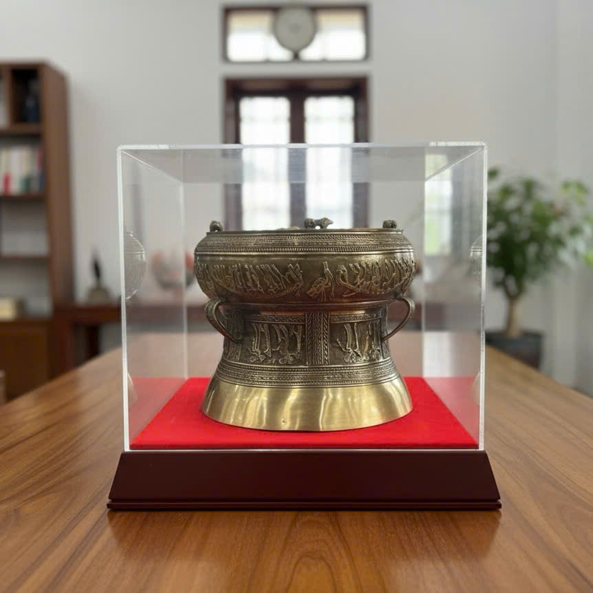 Qủa trống đồng đường kính 25cm màu giả cổ 