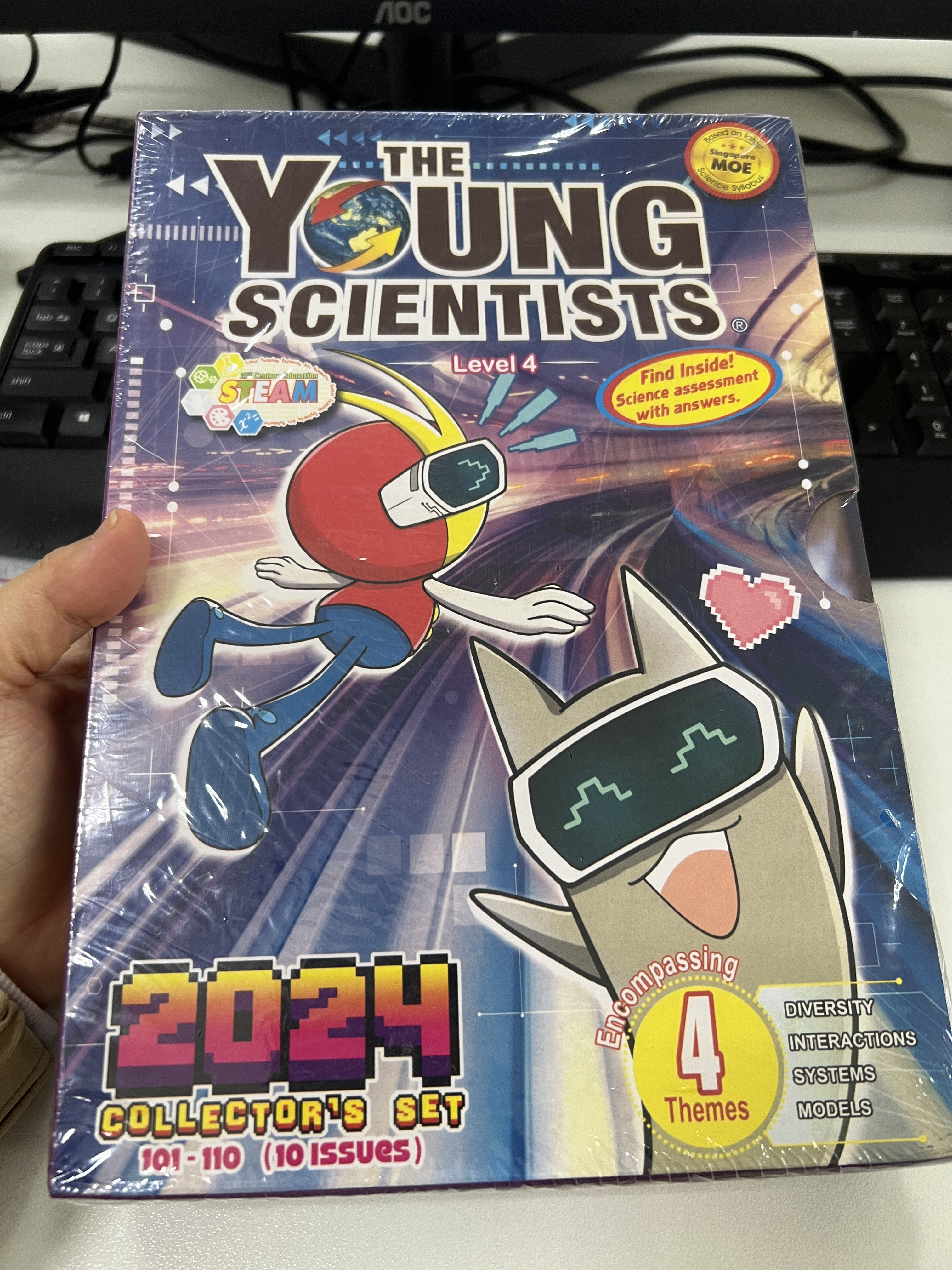Tạp chí khoa học Young Scientists bản Tiếng Anh MỚI NHẤT 2024 nguyên seal, nguyên box_thumbnail_3
