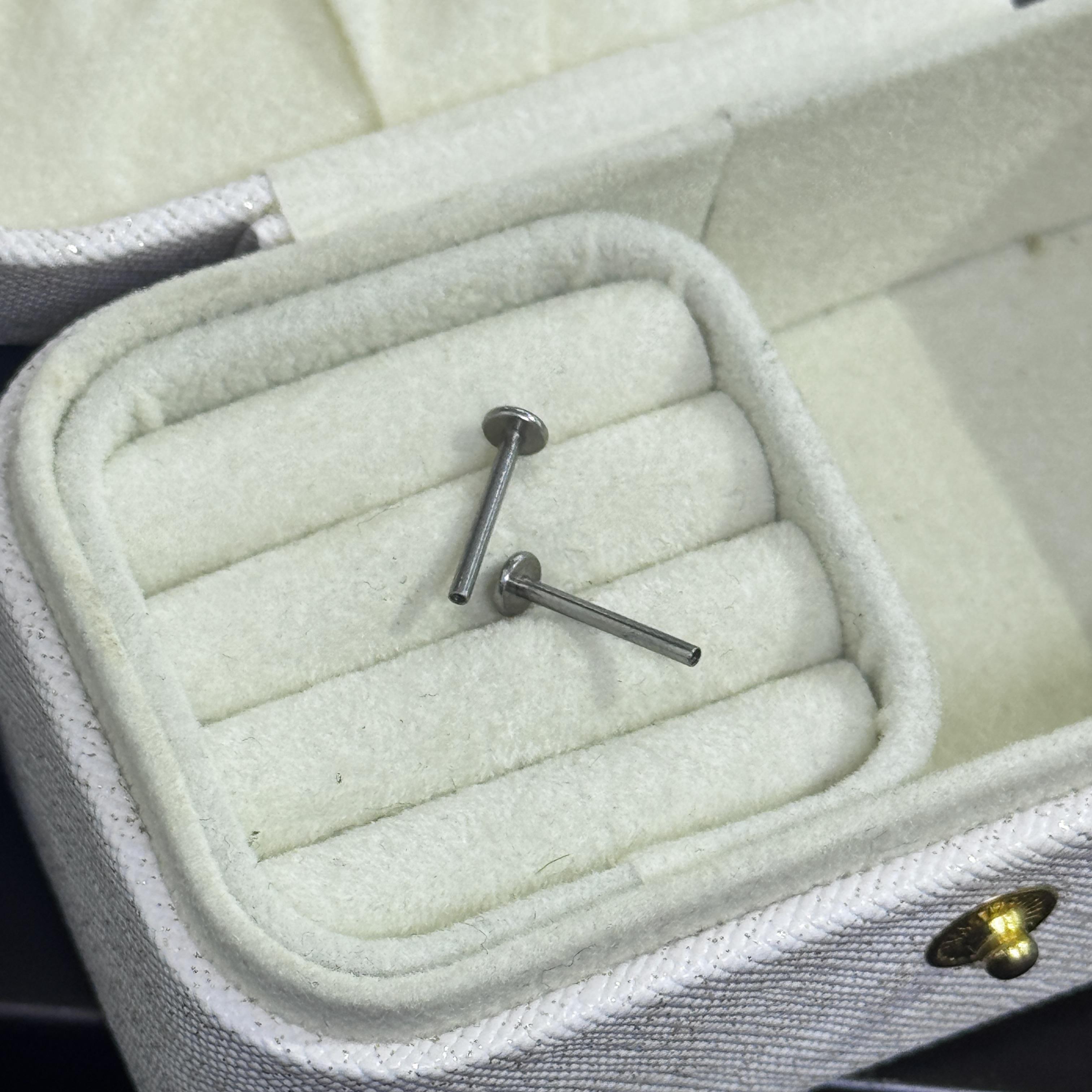 Thân khuyên thép đít dẹt ren trong dài 12mm dày 1.2mm._thumbnail_2