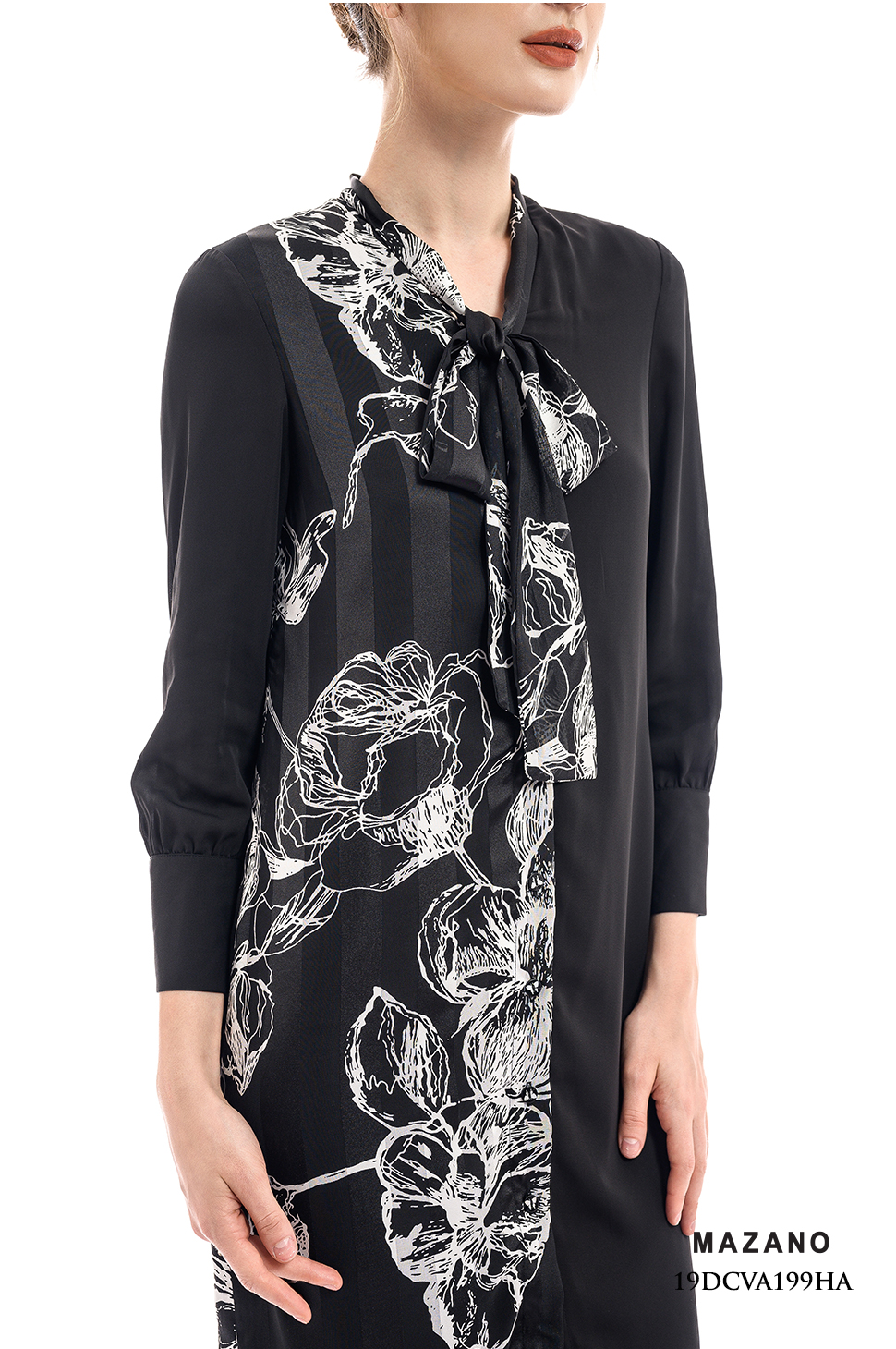 Đầm đen phối họa tiết thắt nơ_thumbnail_4